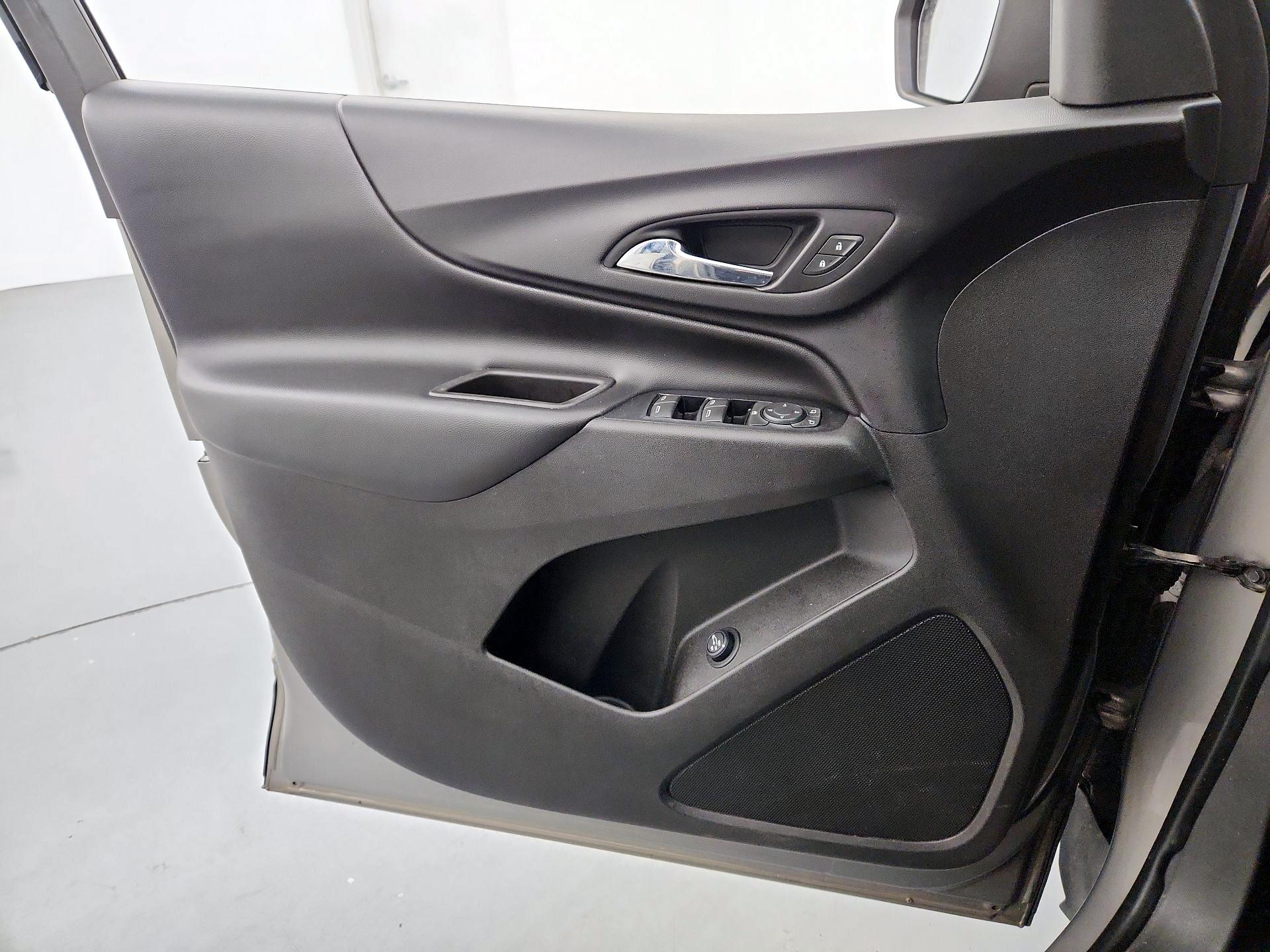 Thumbnail: 2018 Chevrolet Equinox - 12