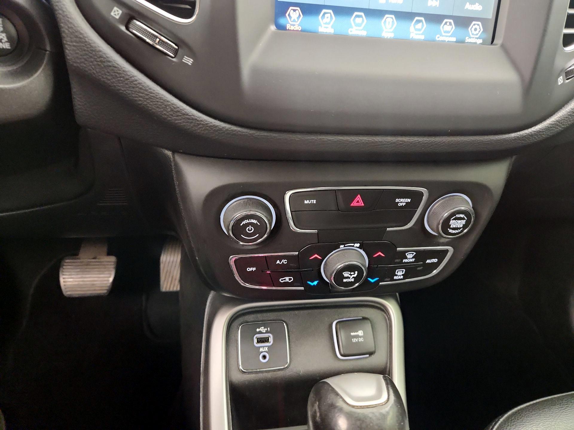 Thumbnail: 2019 Jeep Compass - 16