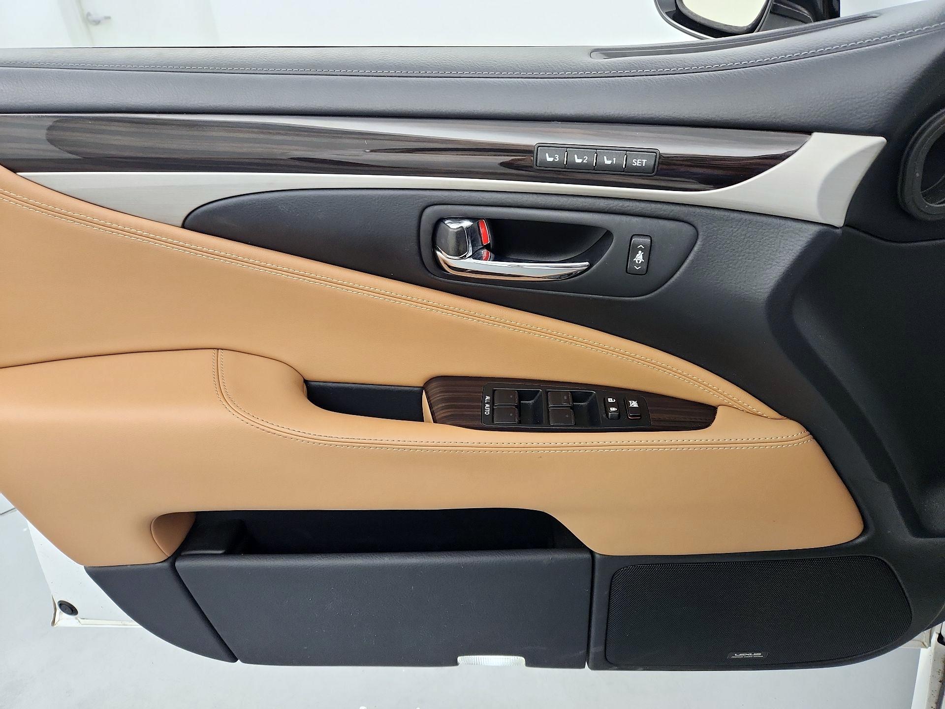 Thumbnail: 2017 Lexus LS - 12