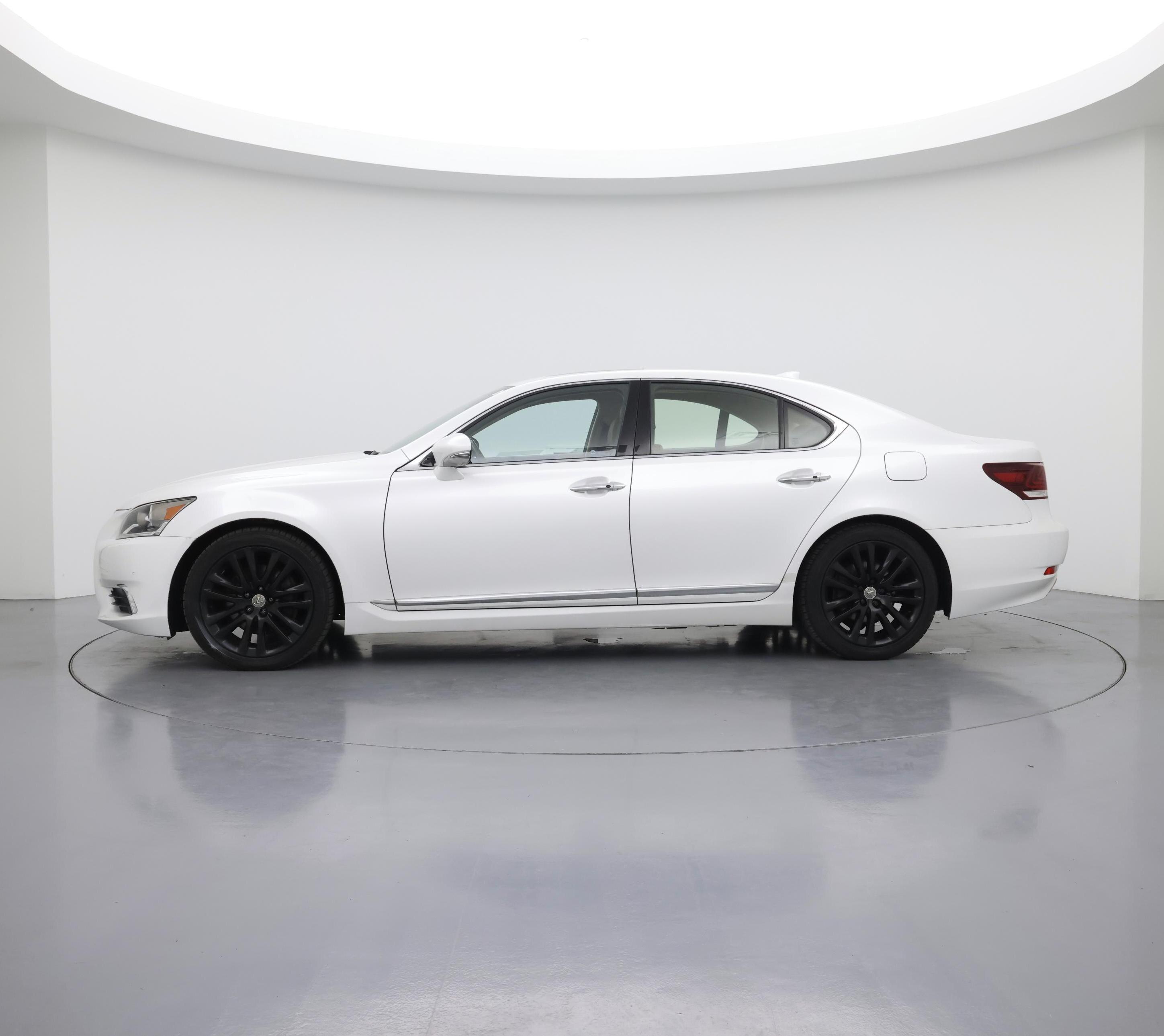 Thumbnail: 2017 Lexus LS - 3