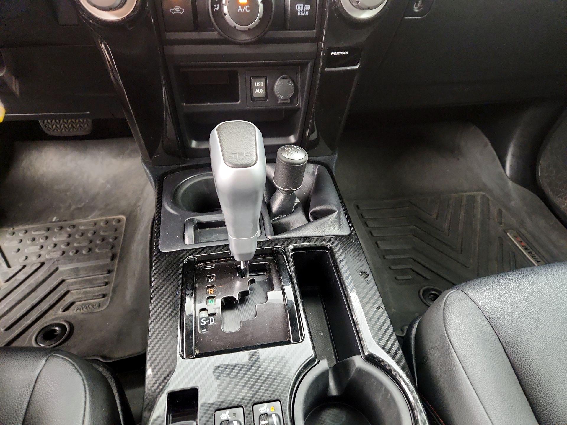 Thumbnail: 2019 Toyota 4Runner - 17