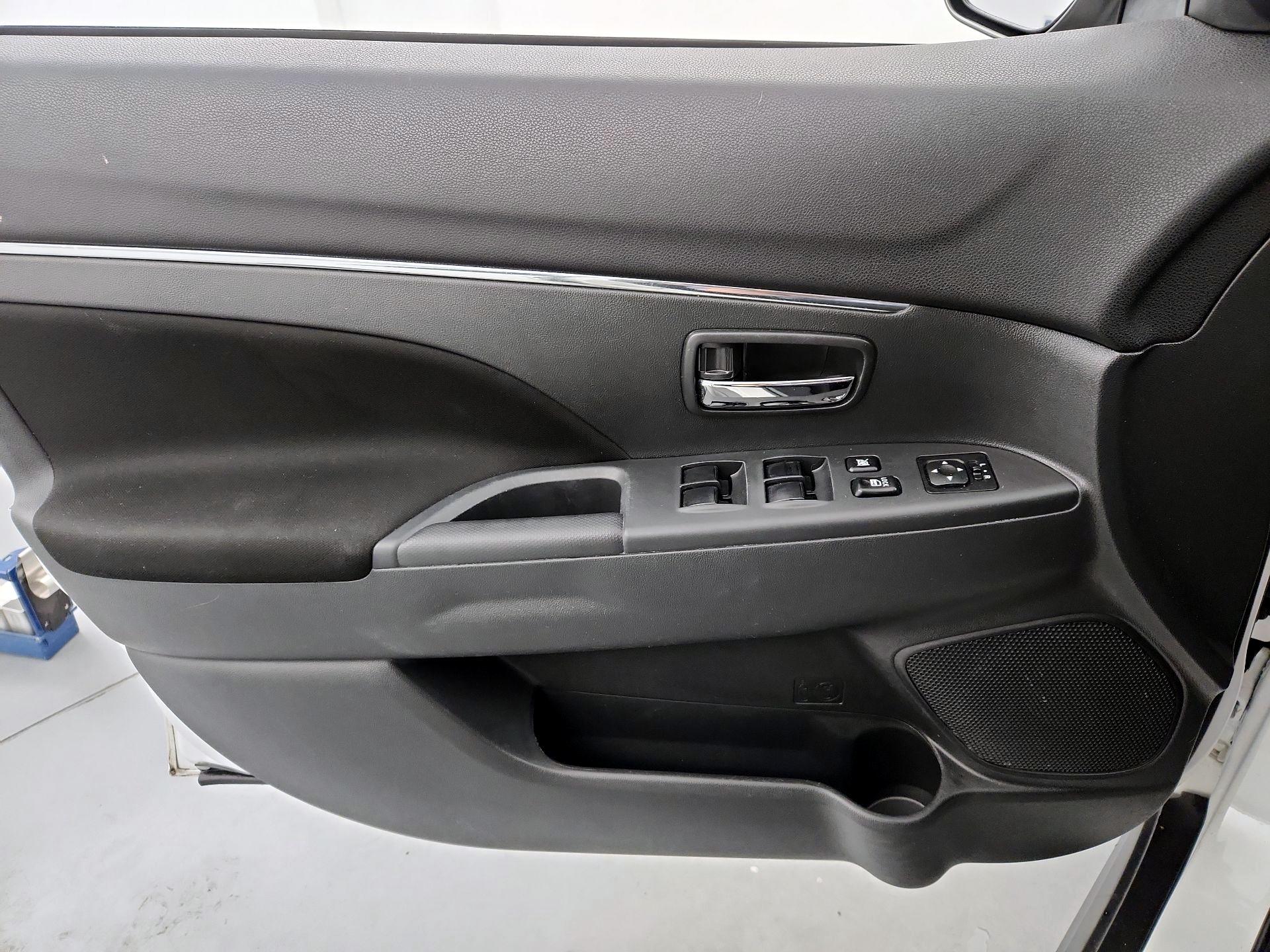 Thumbnail: 2021 Mitsubishi Outlander Sport - 12