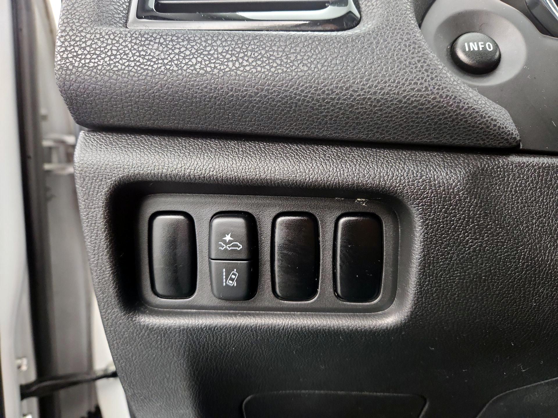 Thumbnail: 2021 Mitsubishi Outlander Sport - 13