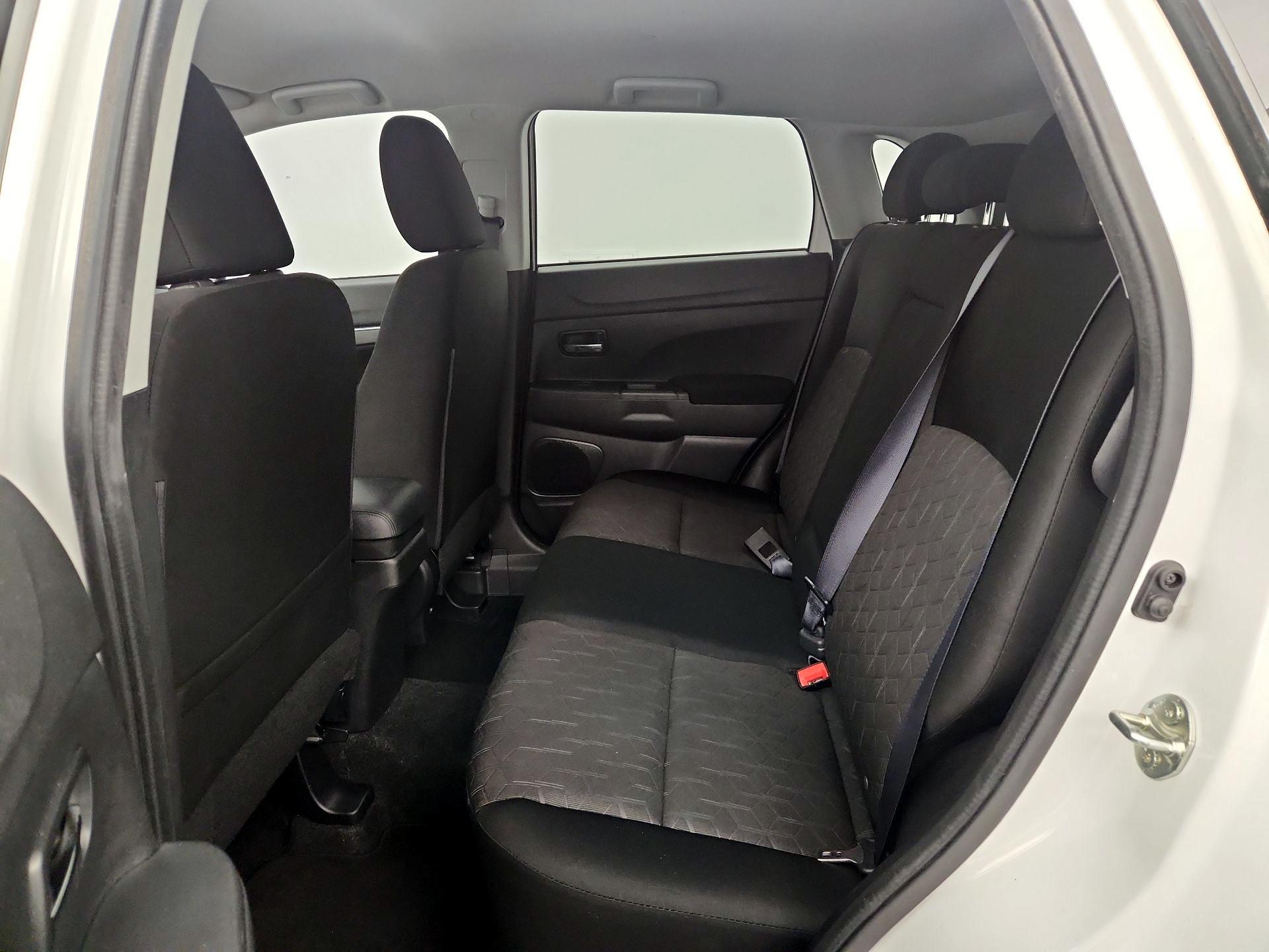 Thumbnail: 2021 Mitsubishi Outlander Sport - 19