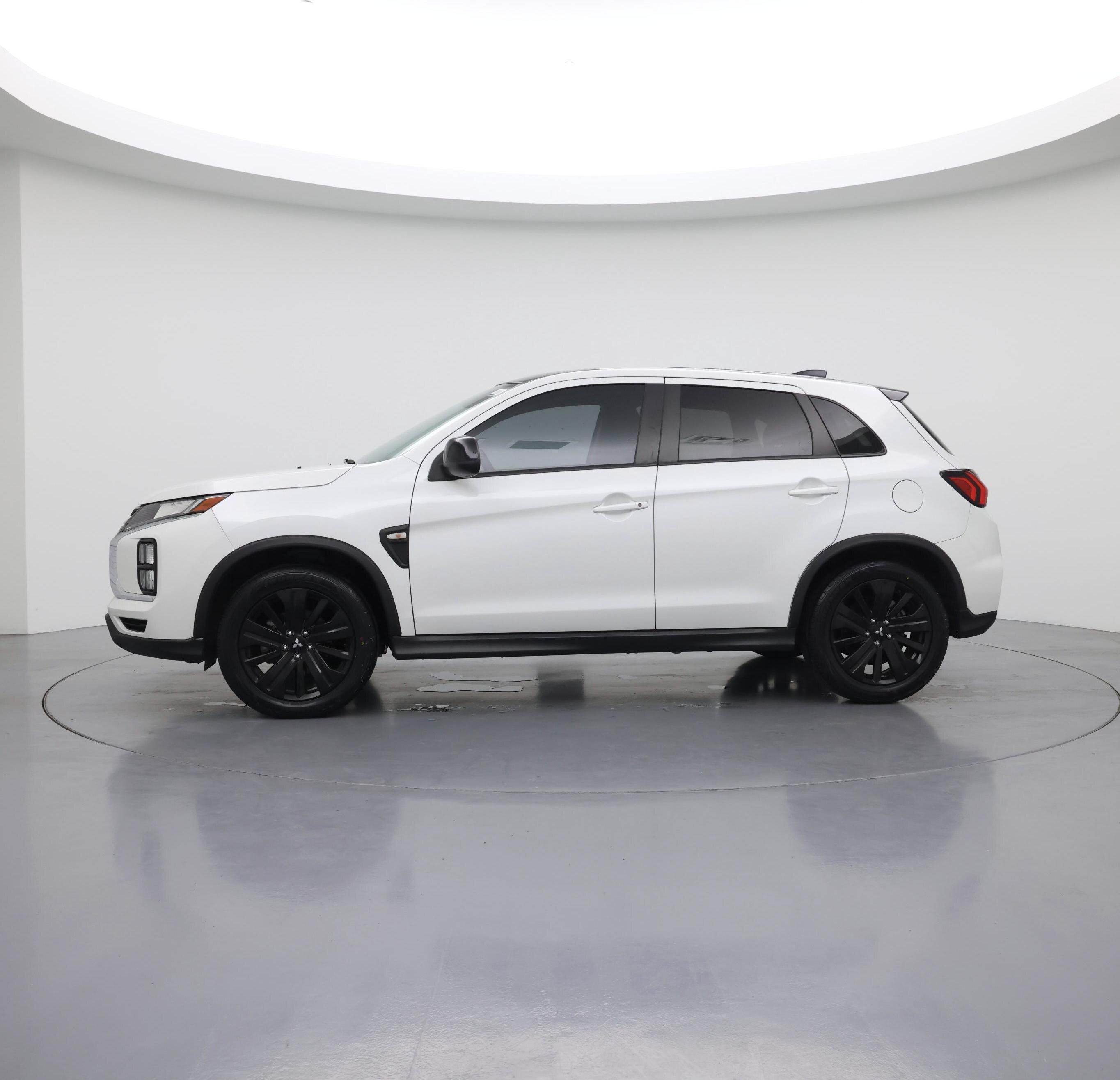 Thumbnail: 2021 Mitsubishi Outlander Sport - 3