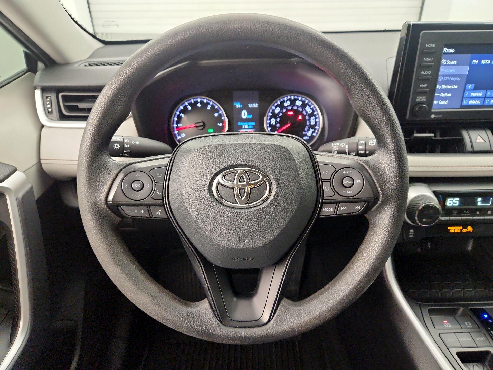 Thumbnail: 2022 Toyota RAV4 - 10