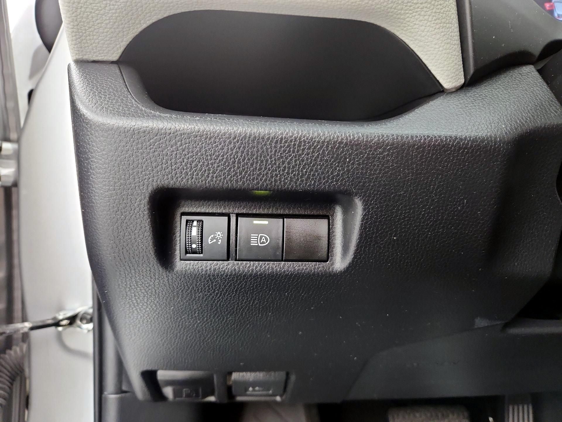 Thumbnail: 2022 Toyota RAV4 - 13