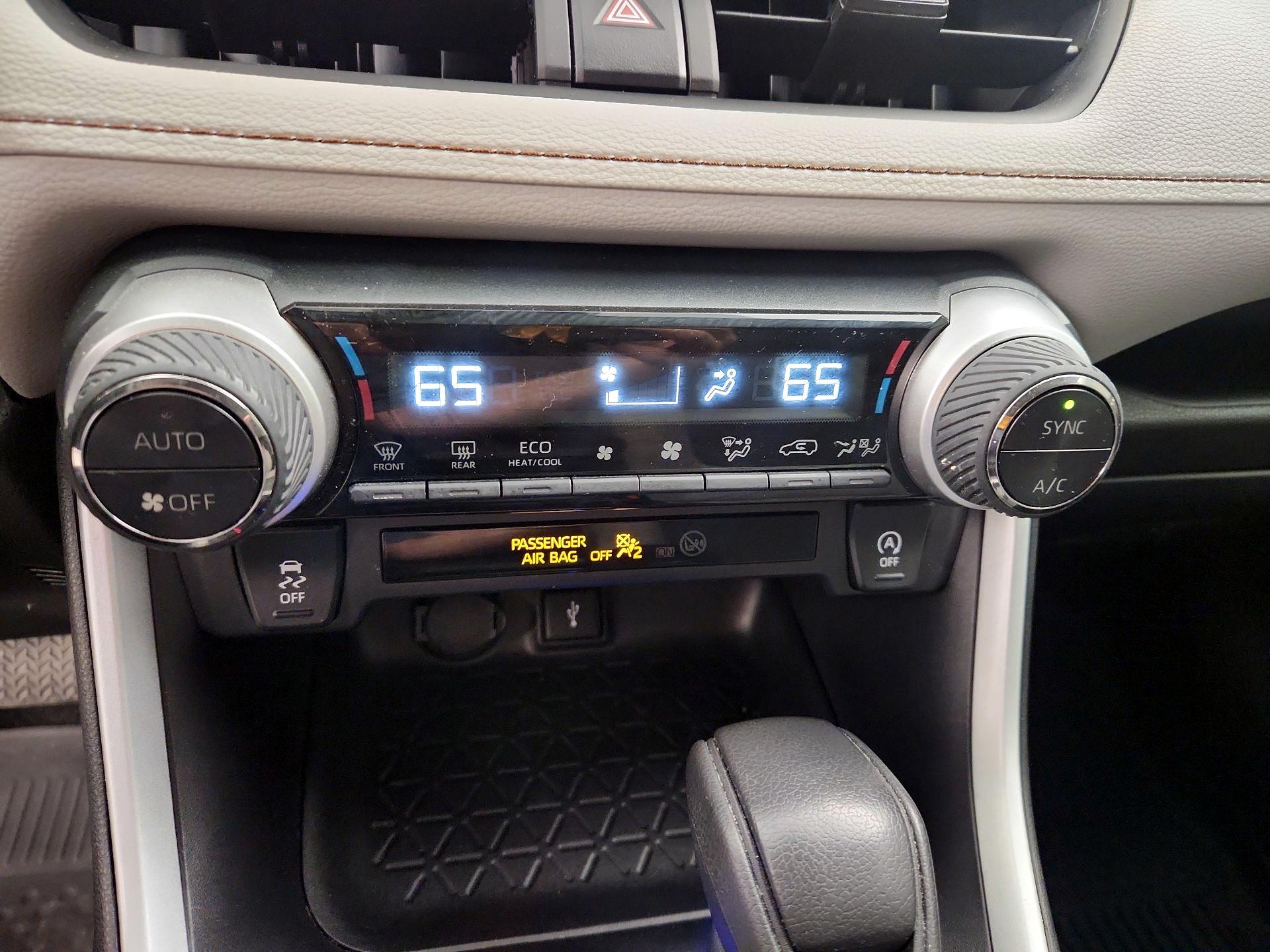 Thumbnail: 2022 Toyota RAV4 - 16