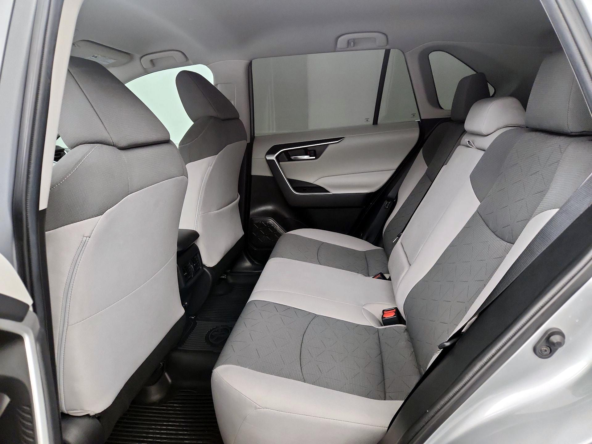 Thumbnail: 2022 Toyota RAV4 - 19