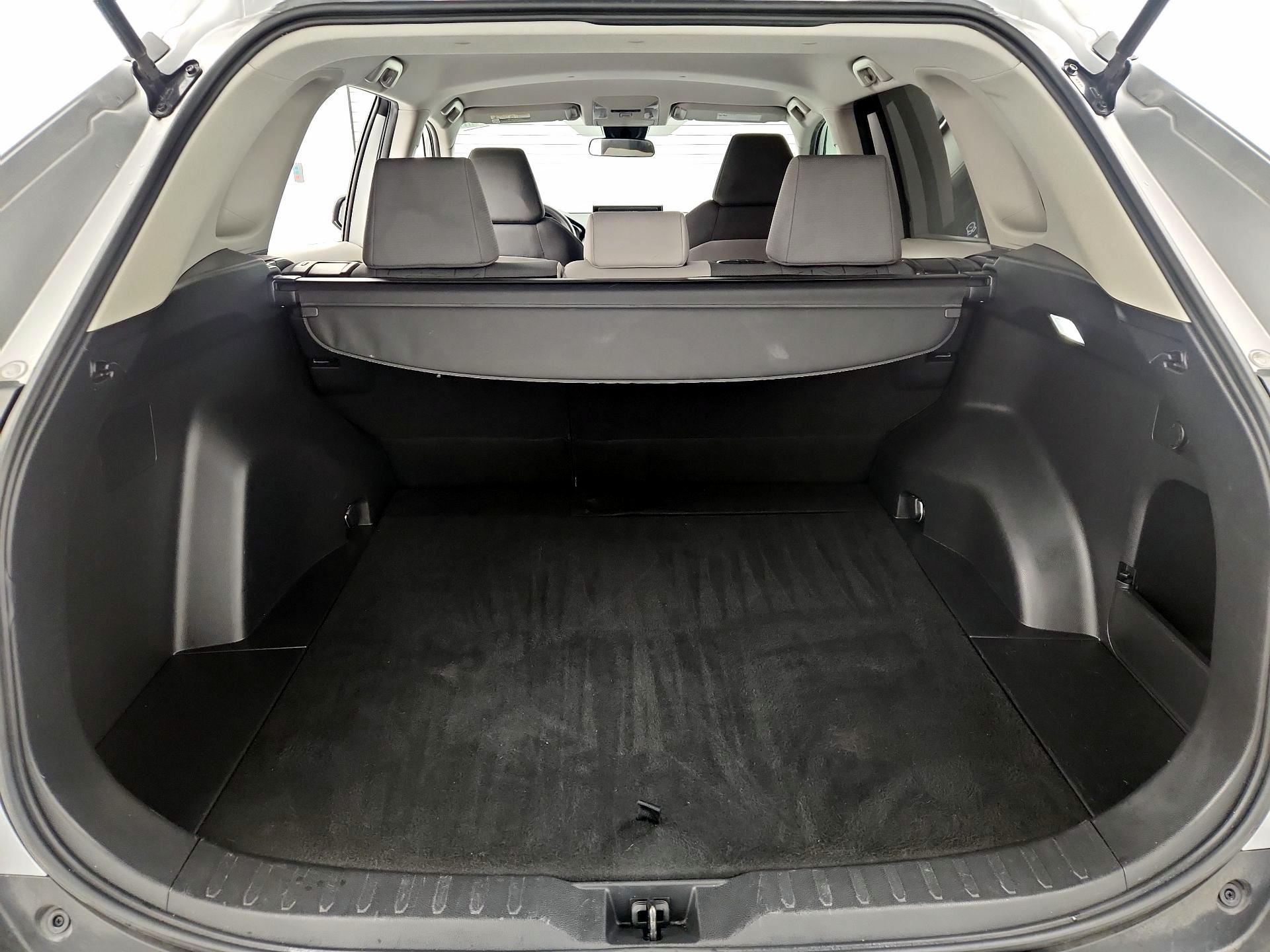 Thumbnail: 2022 Toyota RAV4 - 20