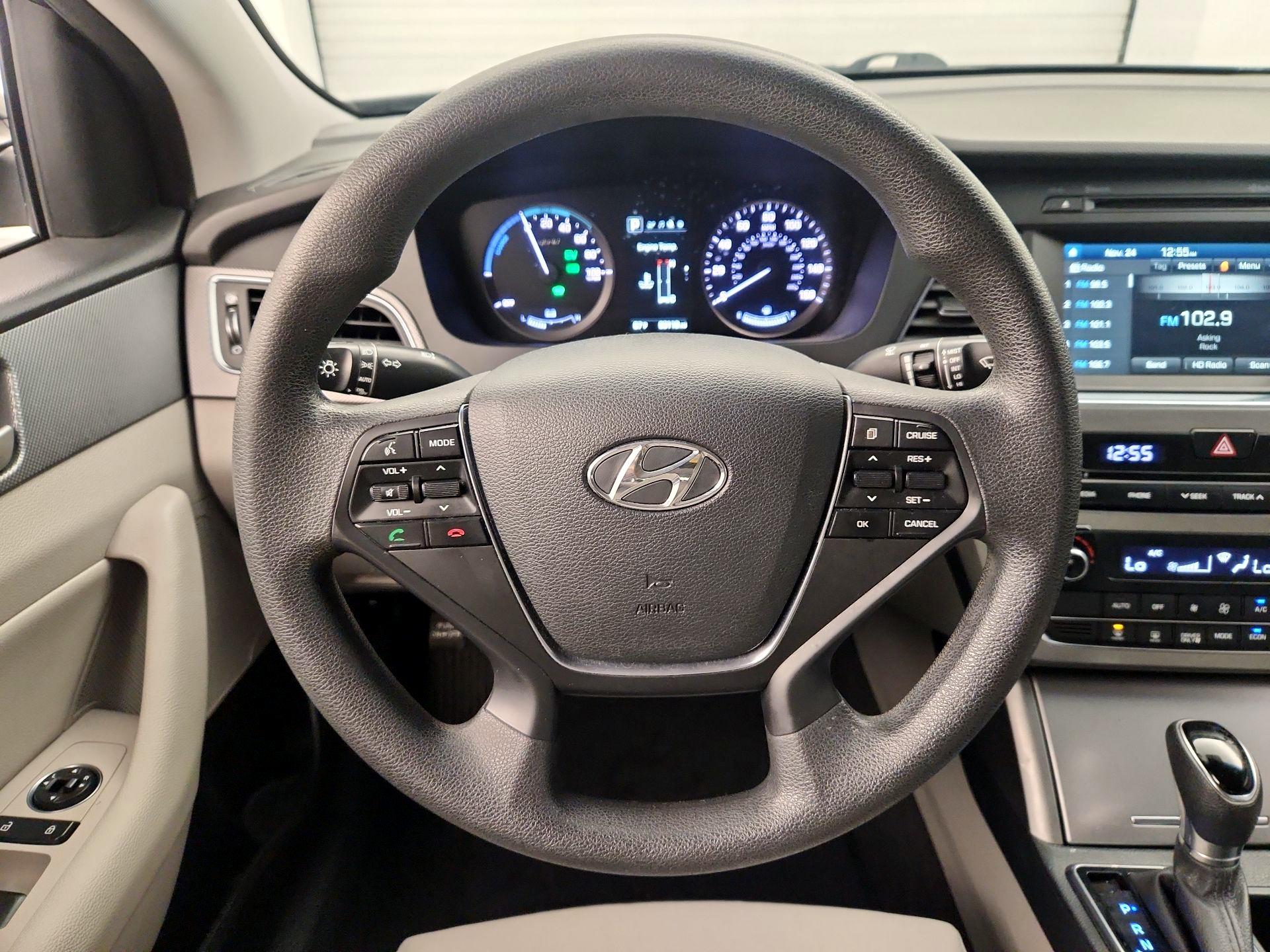 Thumbnail: 2017 Hyundai Sonata - 10