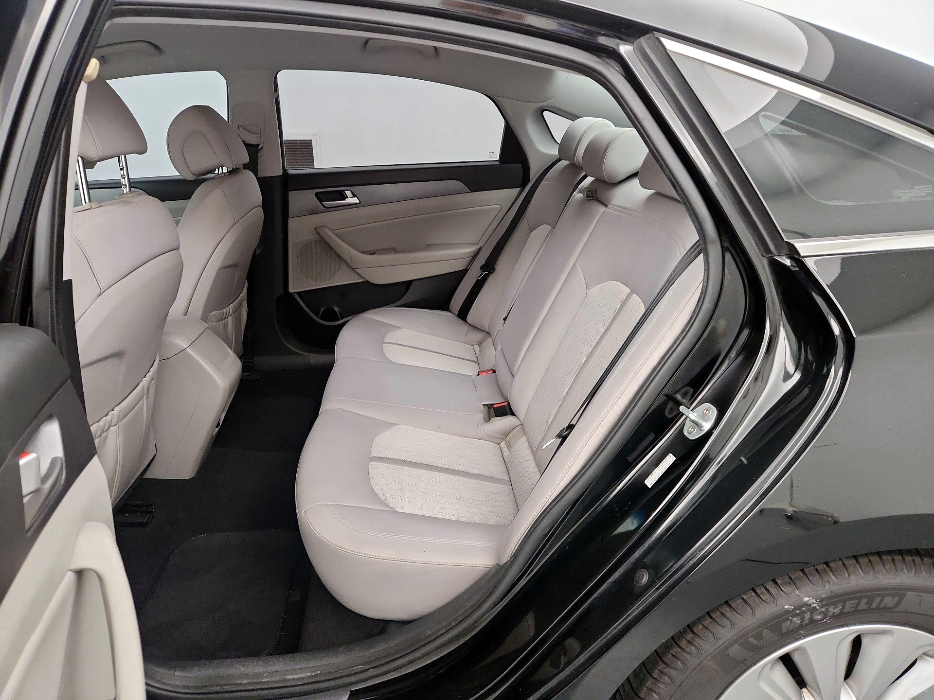 Thumbnail: 2017 Hyundai Sonata - 19