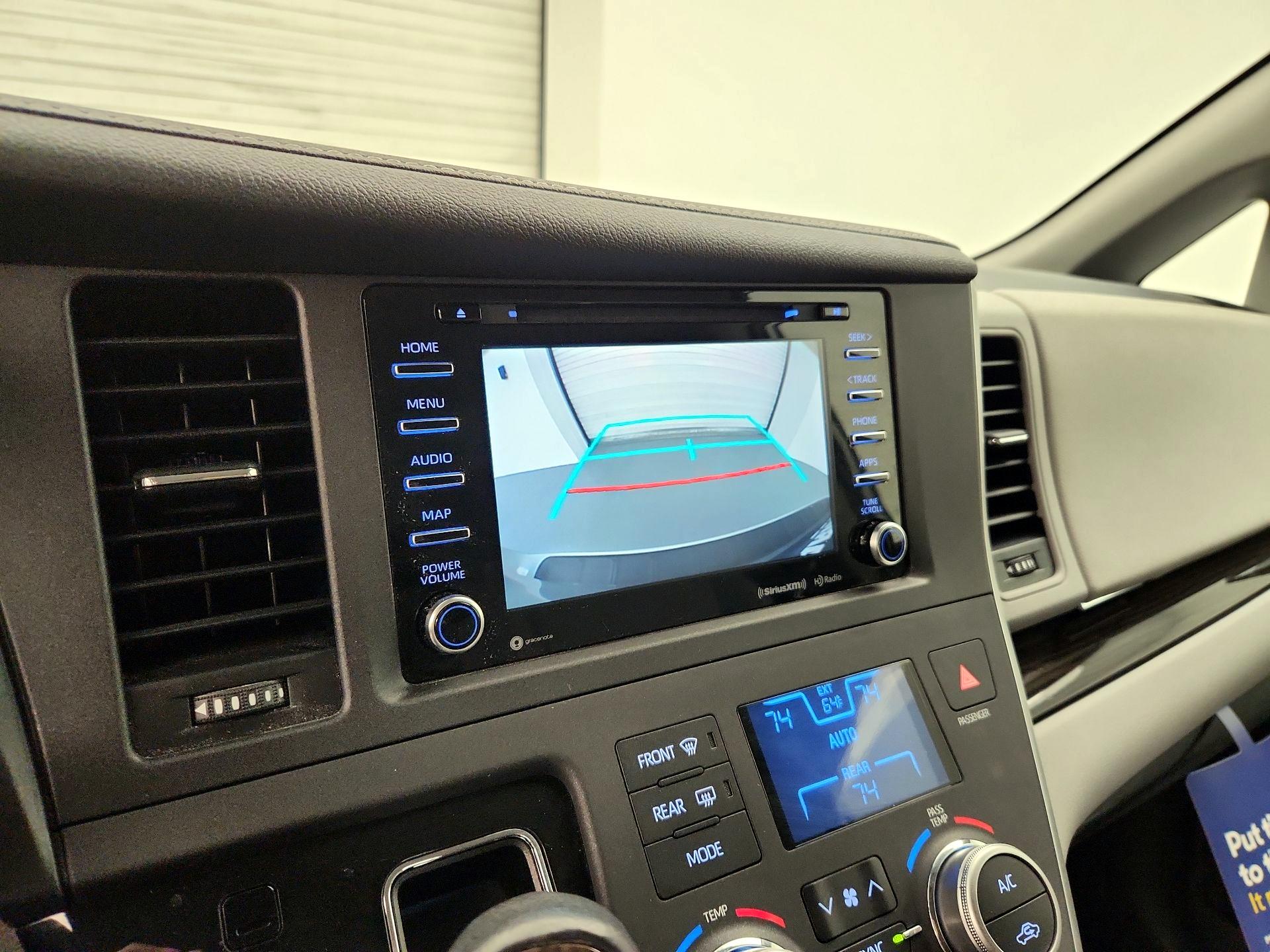 Thumbnail: 2020 Toyota Sienna - 14