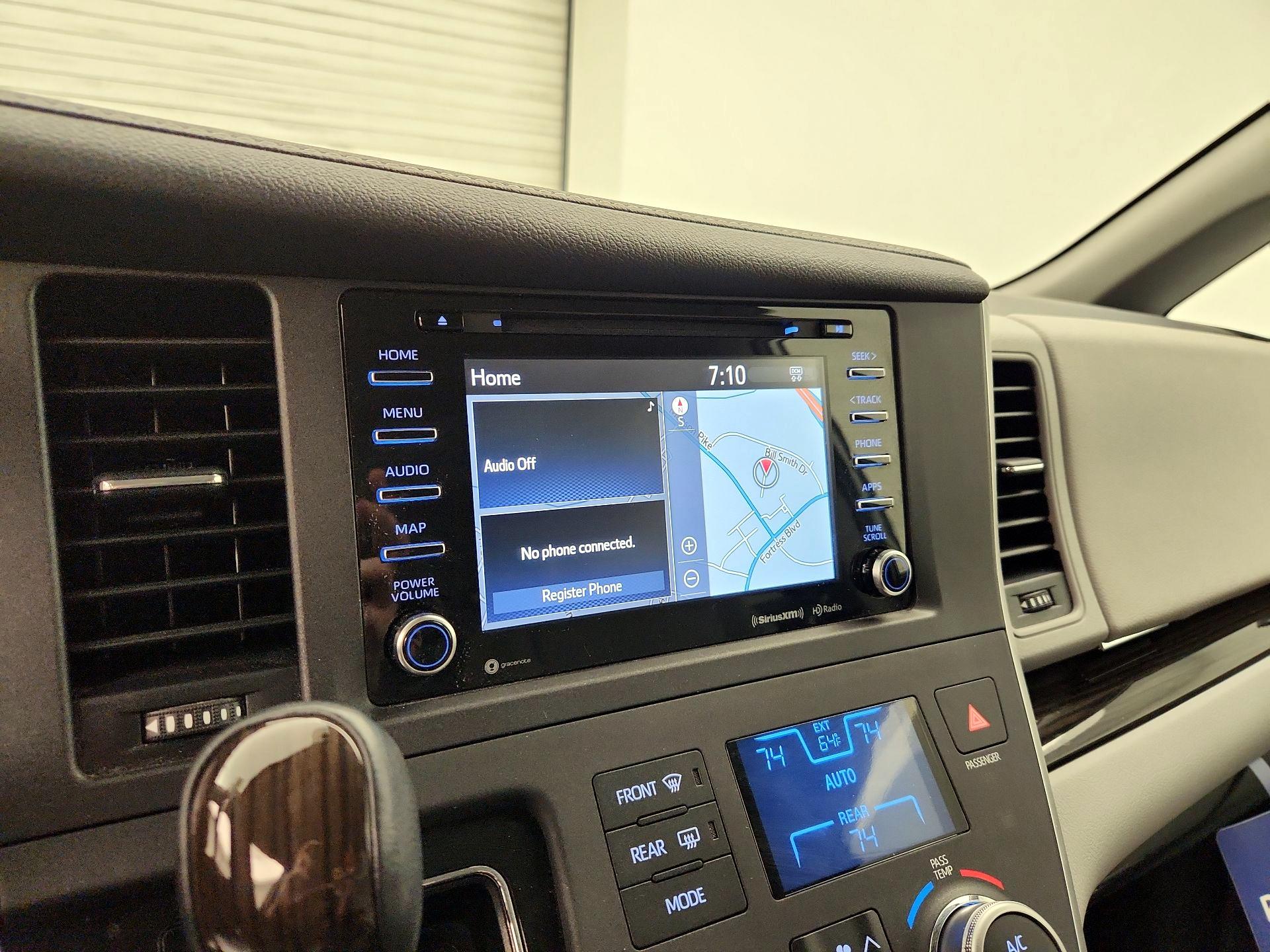 Thumbnail: 2020 Toyota Sienna - 15