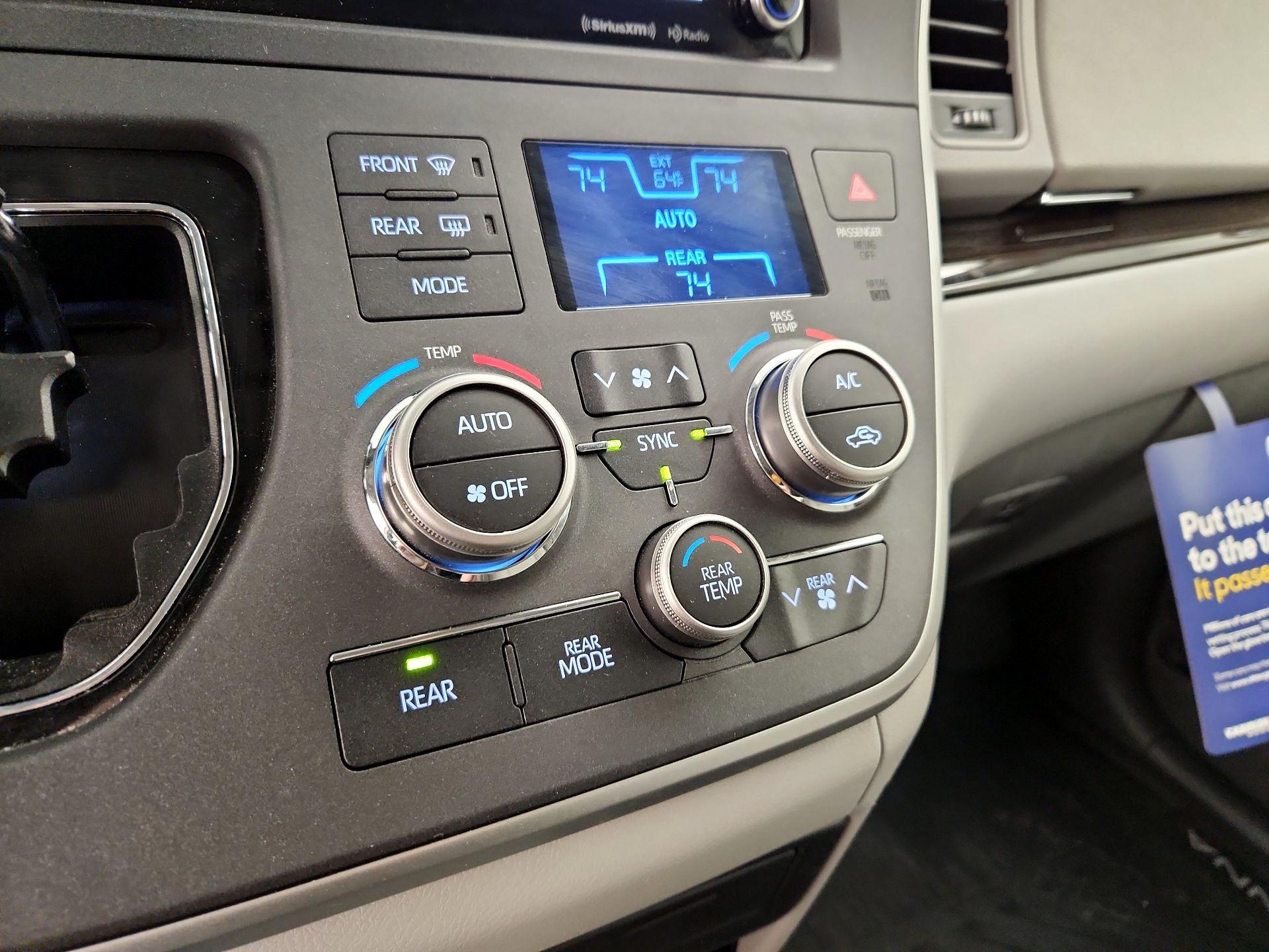 Thumbnail: 2020 Toyota Sienna - 16