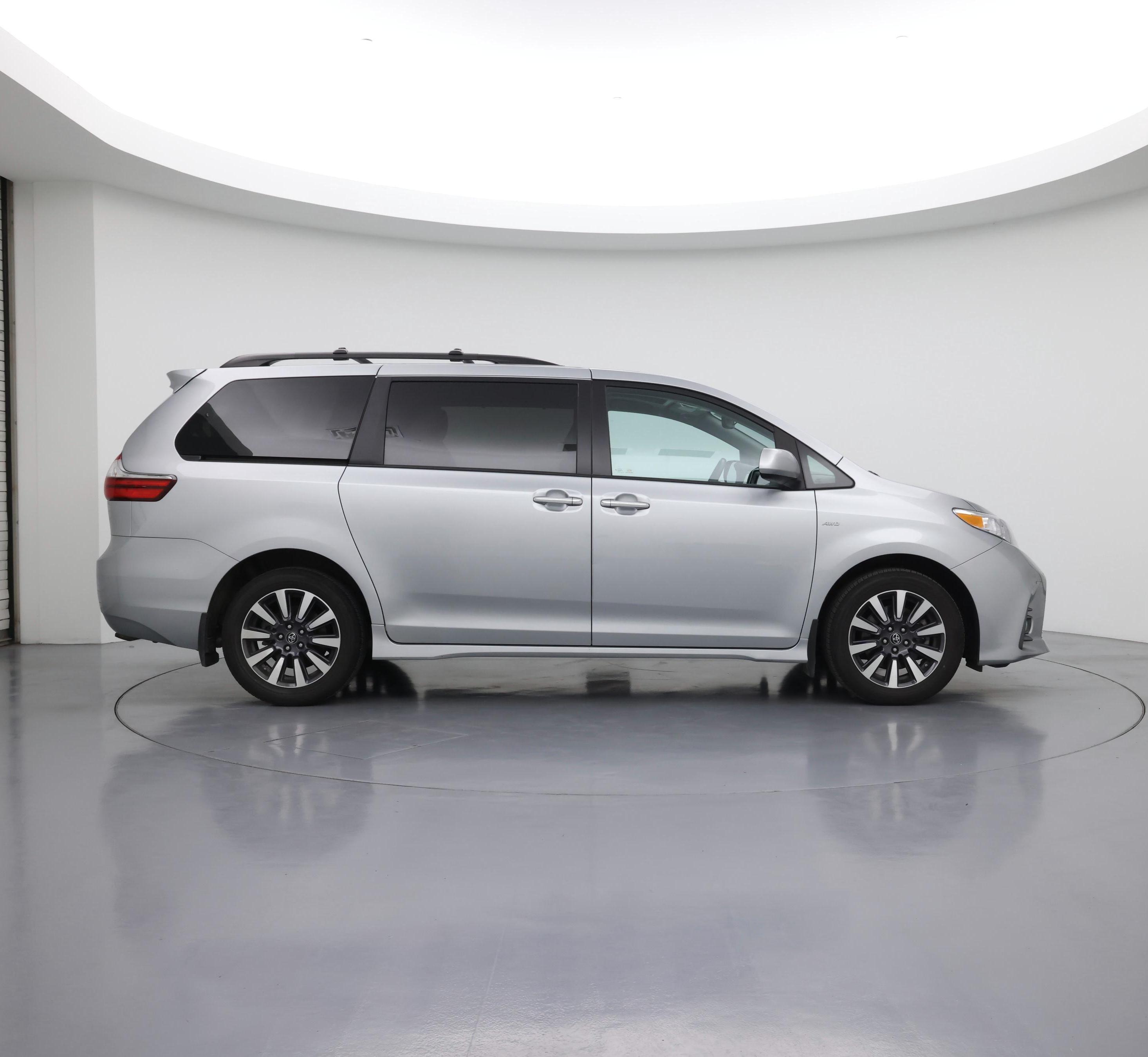 Thumbnail: 2020 Toyota Sienna - 7