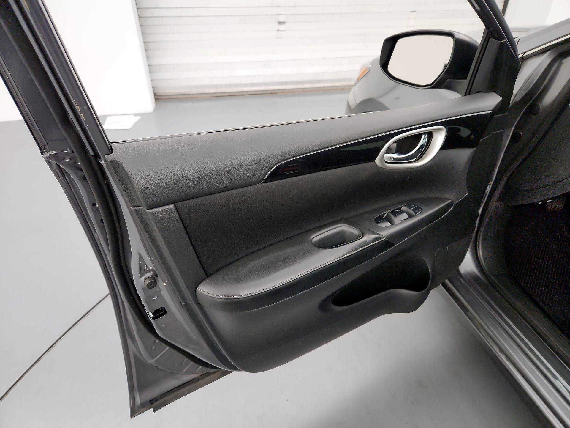 Thumbnail: 2019 Nissan Sentra - 12