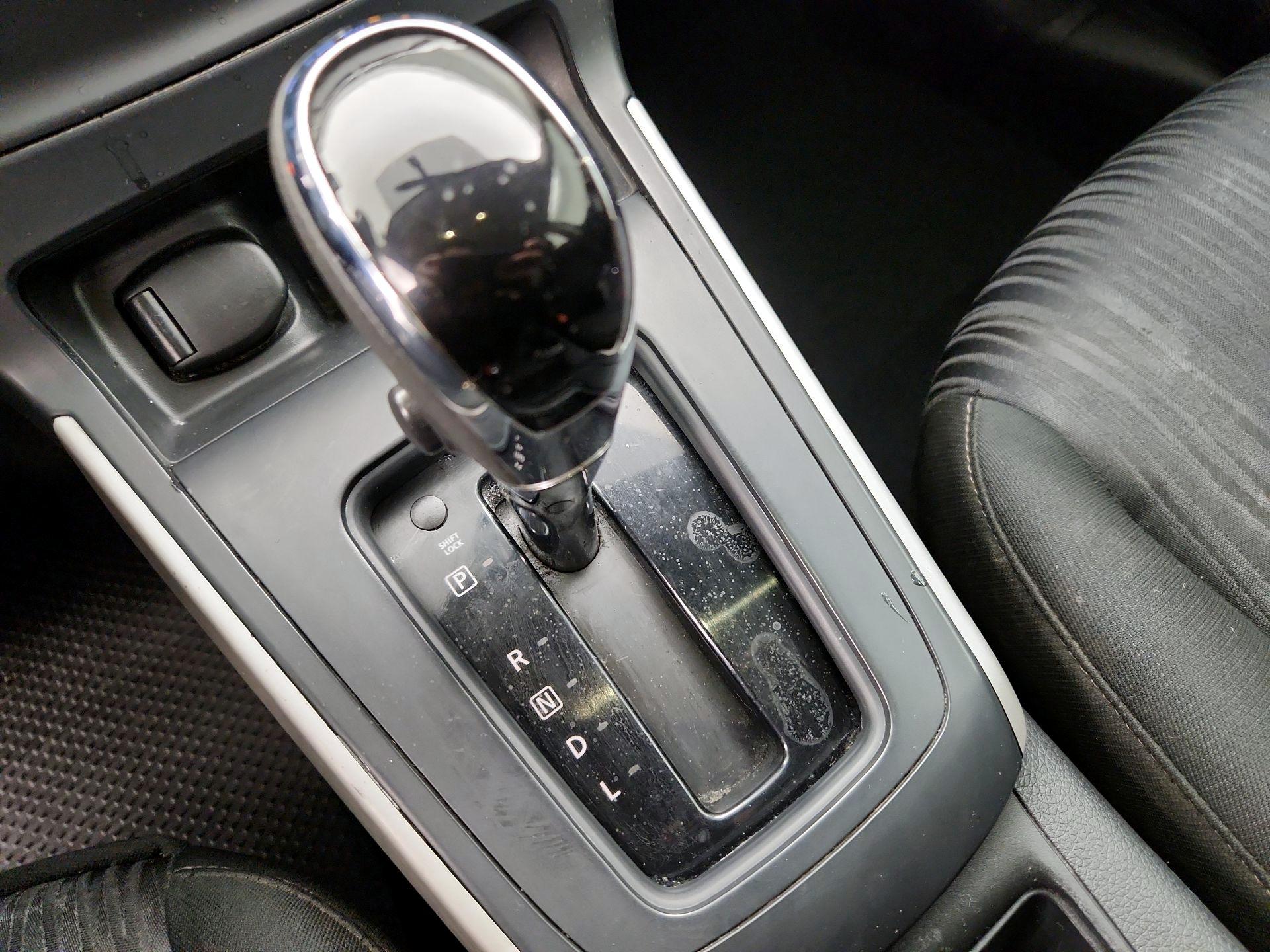 Thumbnail: 2019 Nissan Sentra - 17