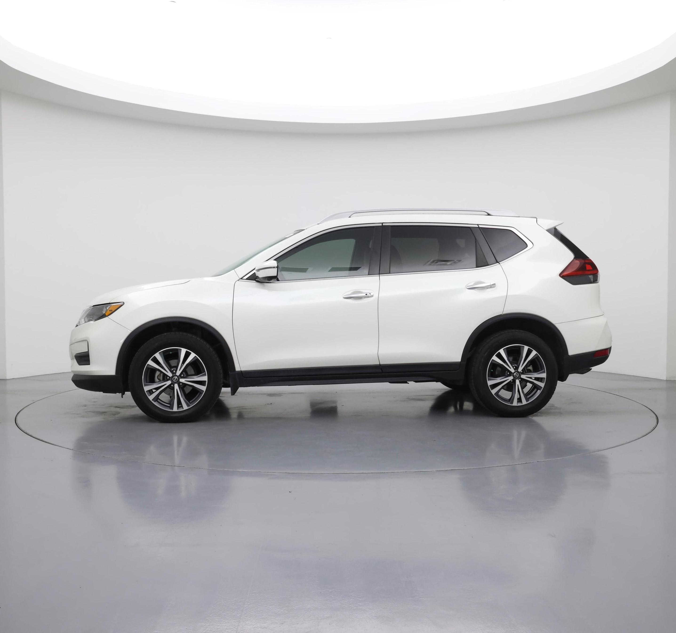 Thumbnail: 2019 Nissan Rogue - 3