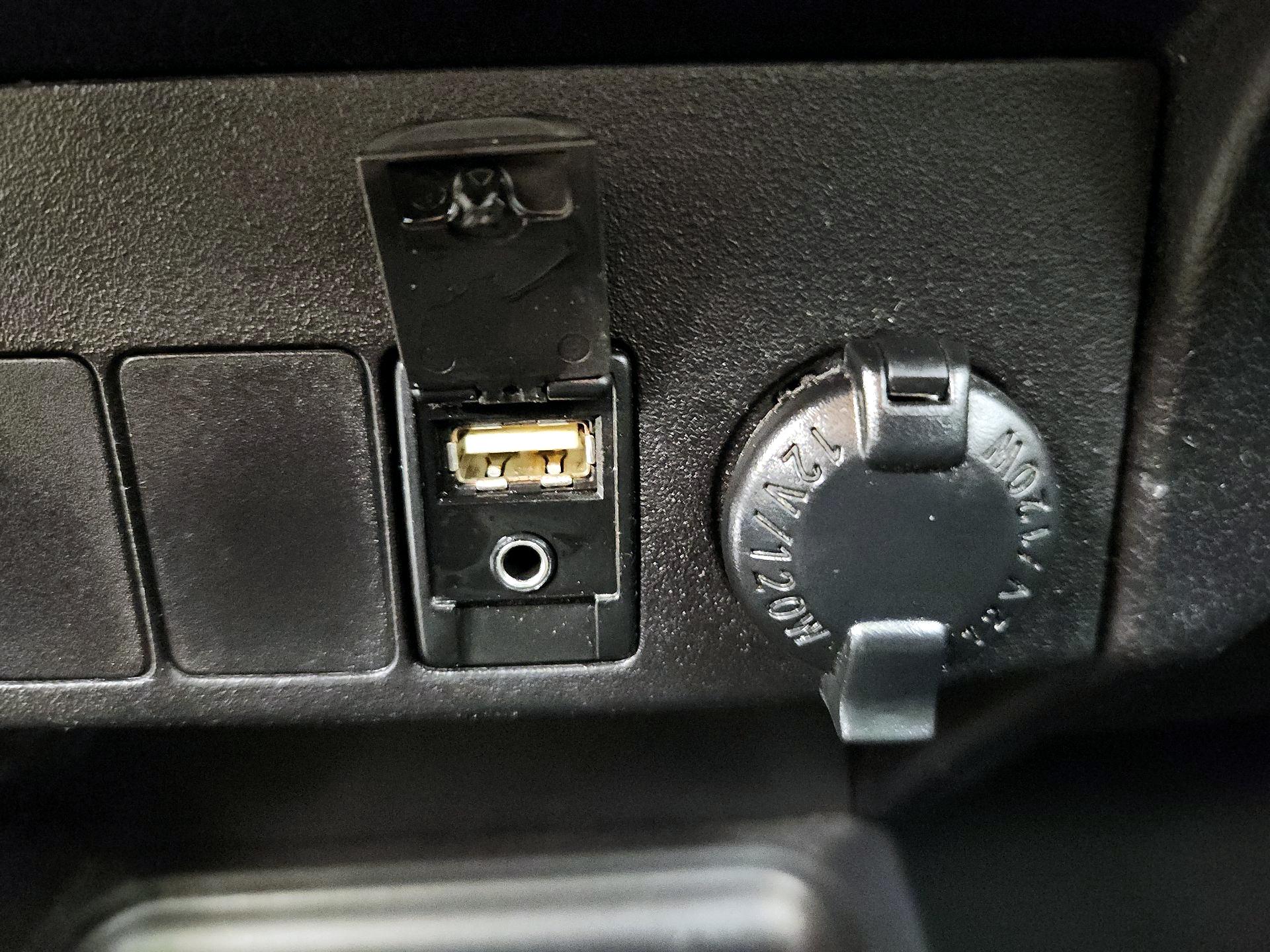 Thumbnail: 2015 Toyota RAV4 - 18