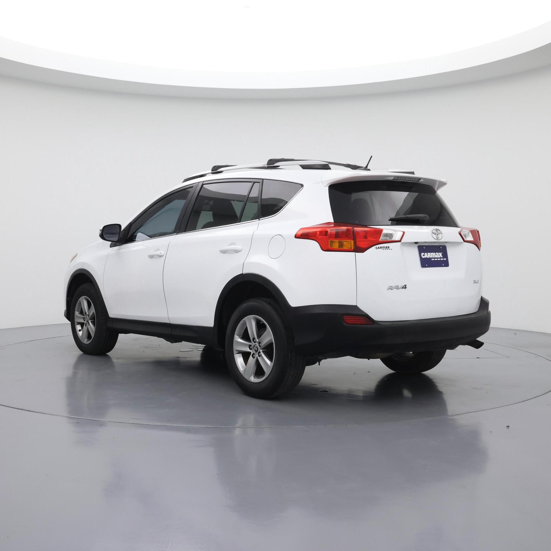 Thumbnail: 2015 Toyota RAV4 - 2