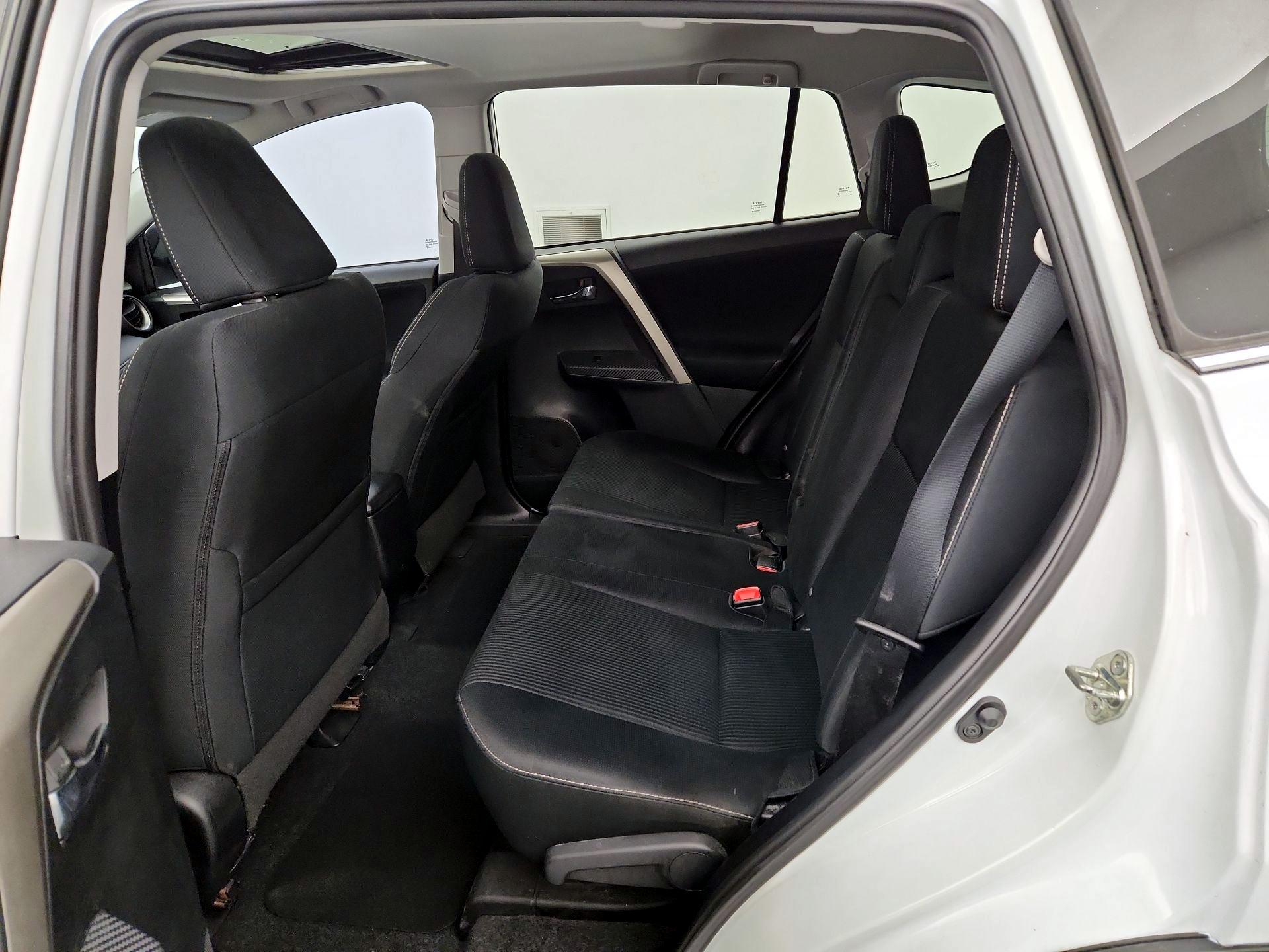 Thumbnail: 2015 Toyota RAV4 - 19