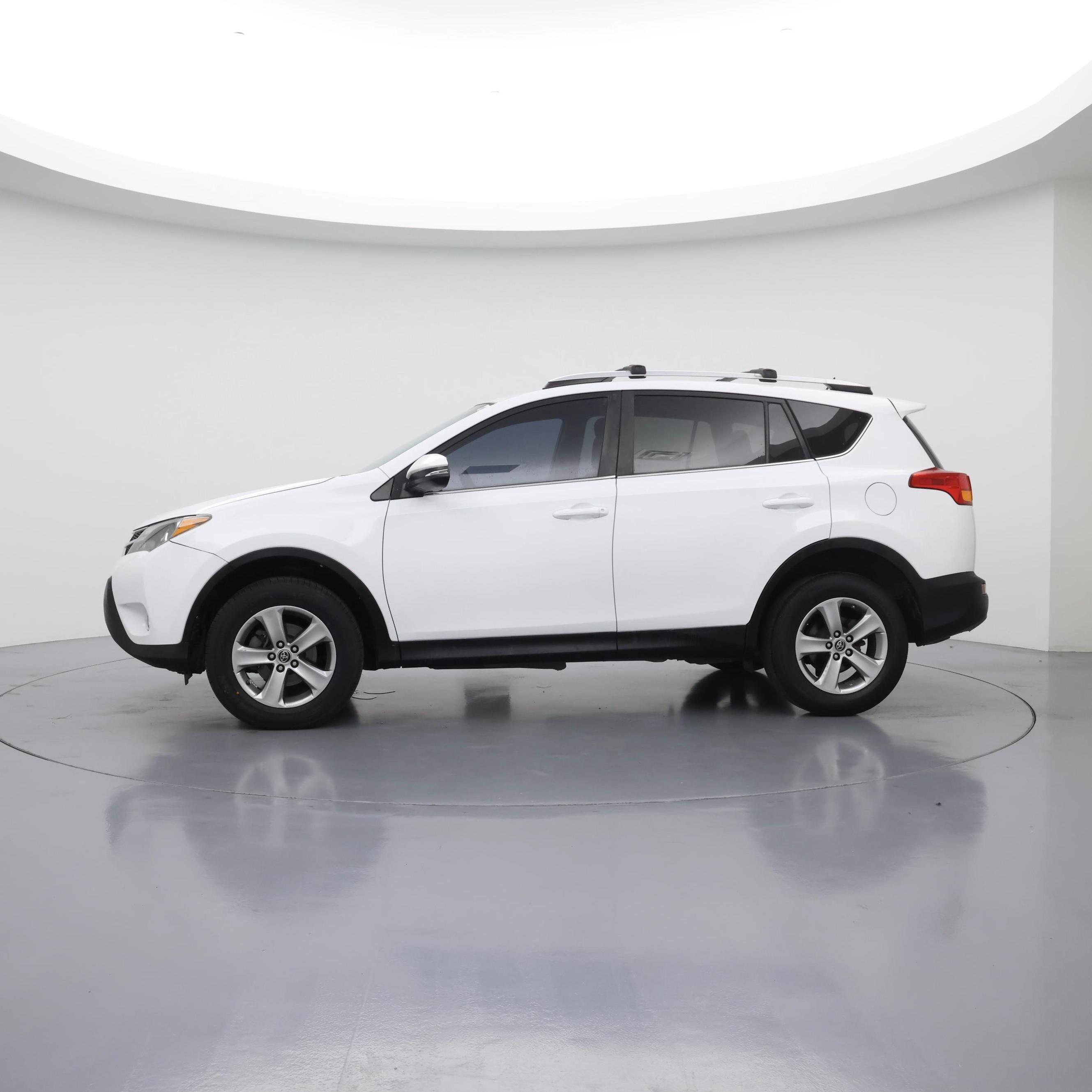 Thumbnail: 2015 Toyota RAV4 - 3