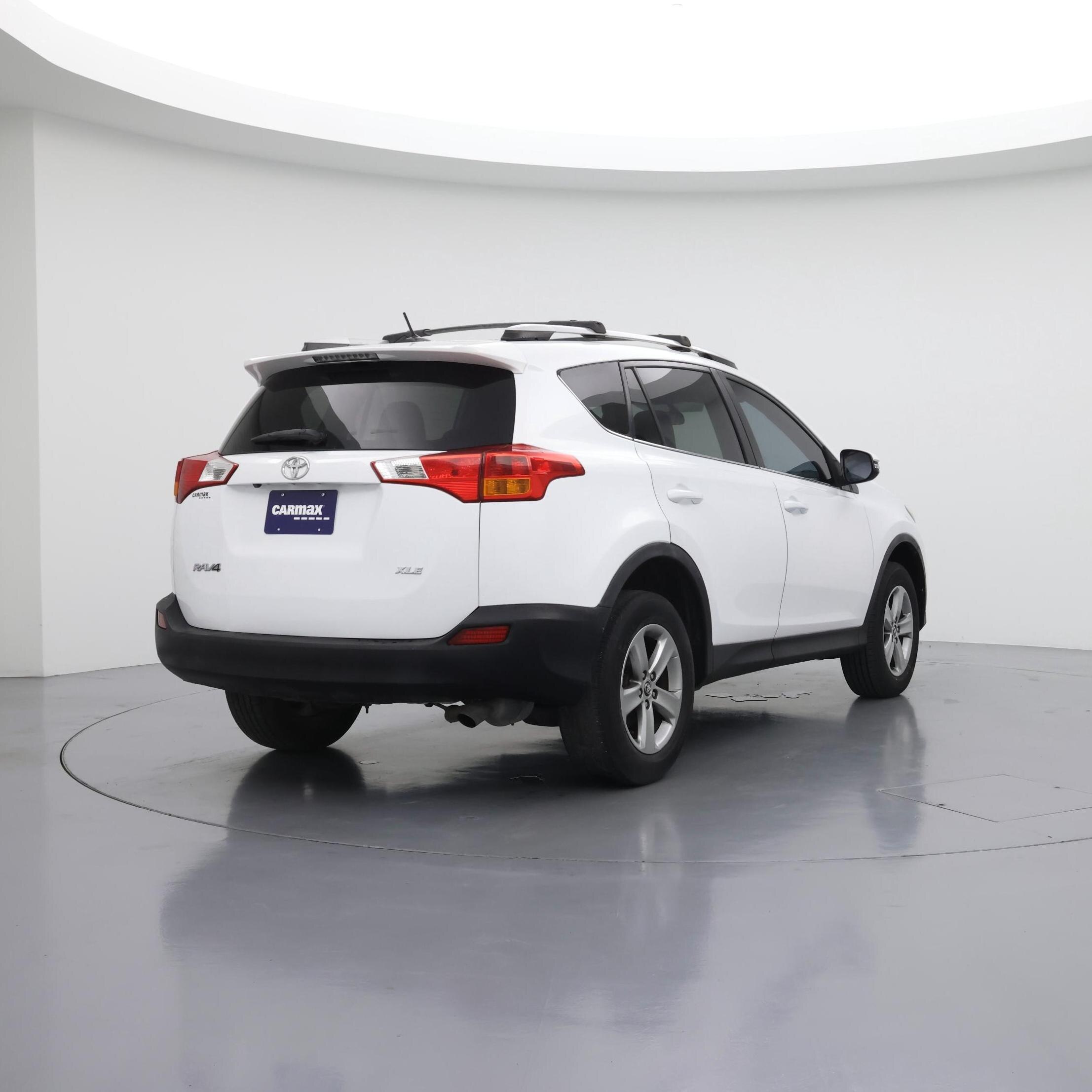 Thumbnail: 2015 Toyota RAV4 - 8