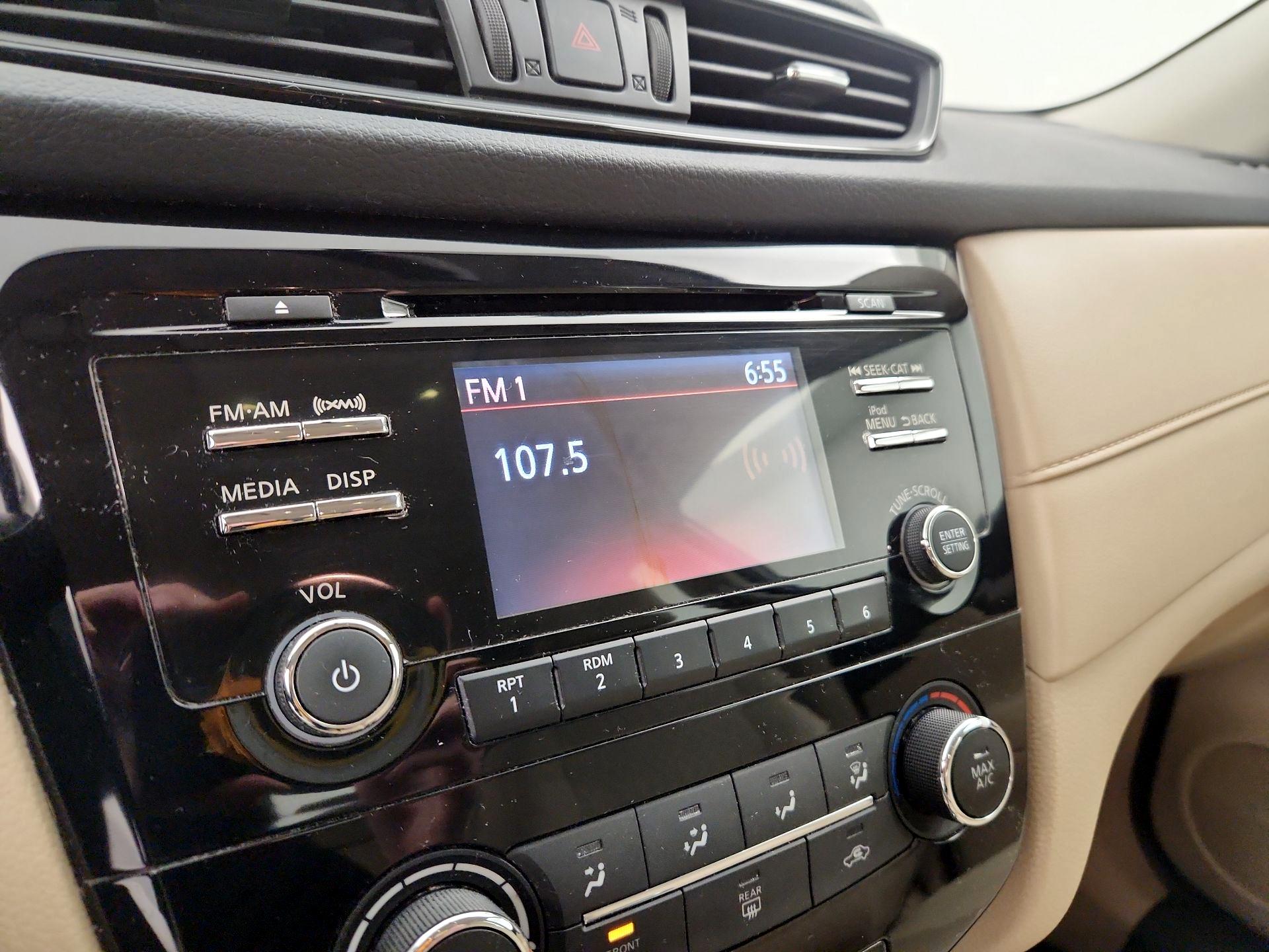 Thumbnail: 2017 Nissan Rogue - 15