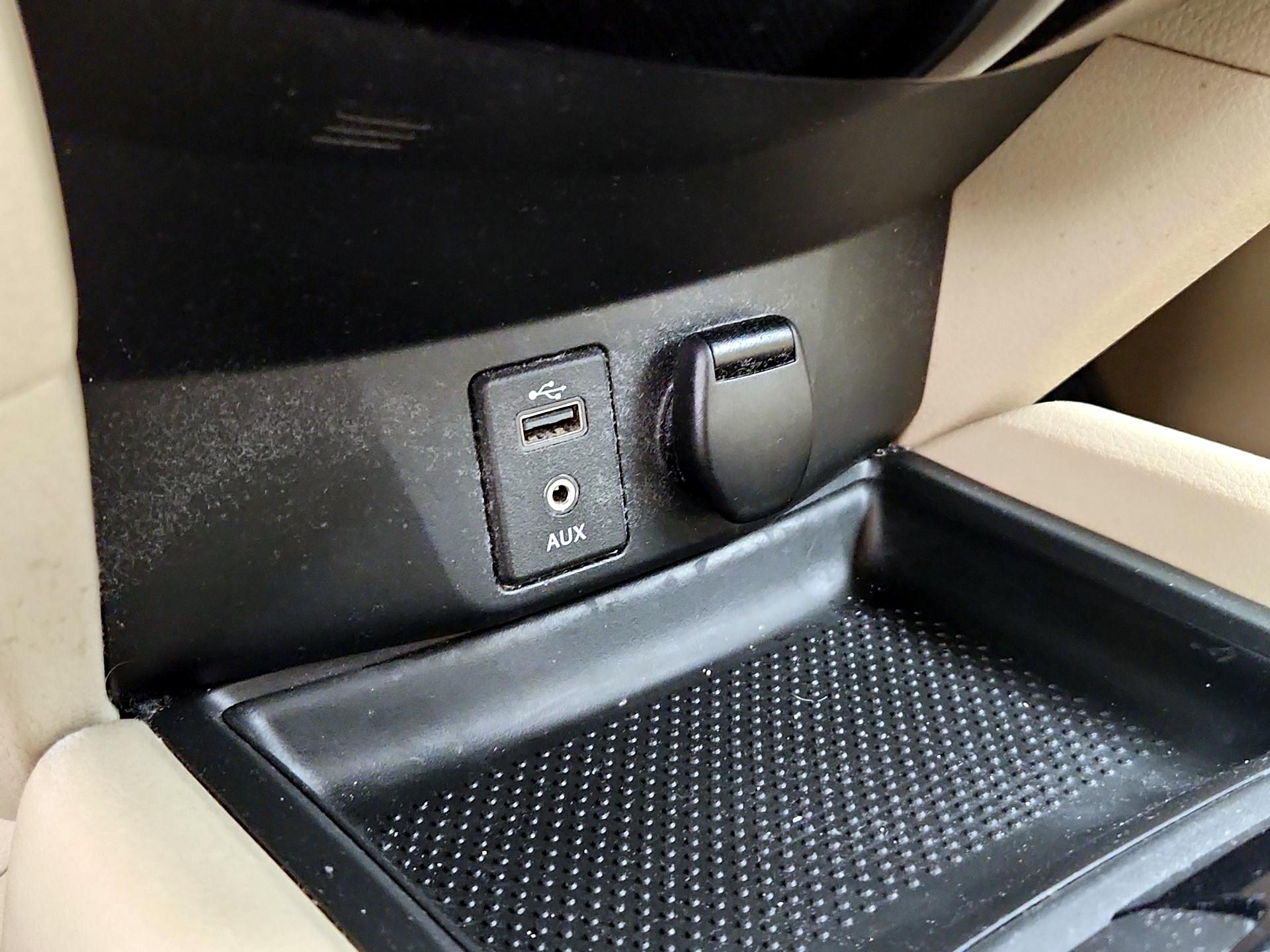 Thumbnail: 2017 Nissan Rogue - 18