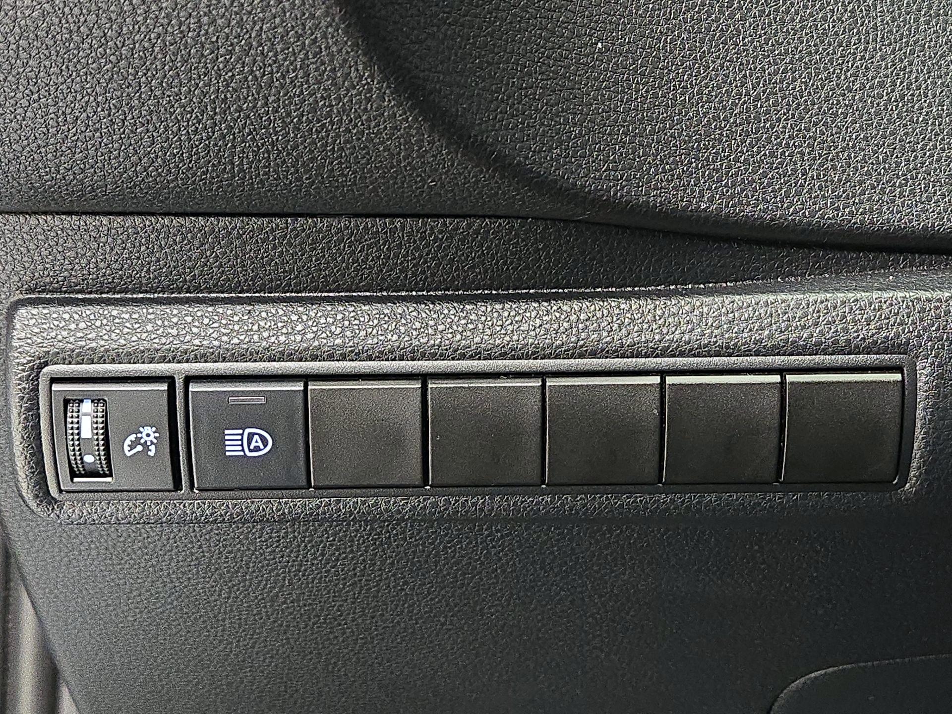 Thumbnail: 2021 Toyota Corolla - 13