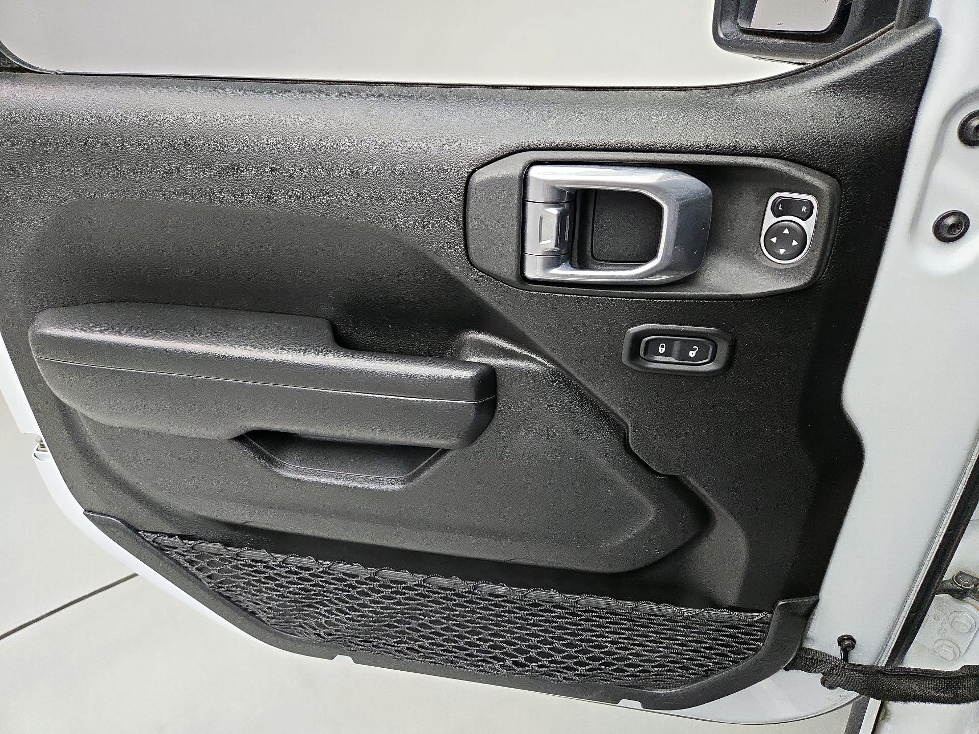 Thumbnail: 2021 Jeep Gladiator - 12