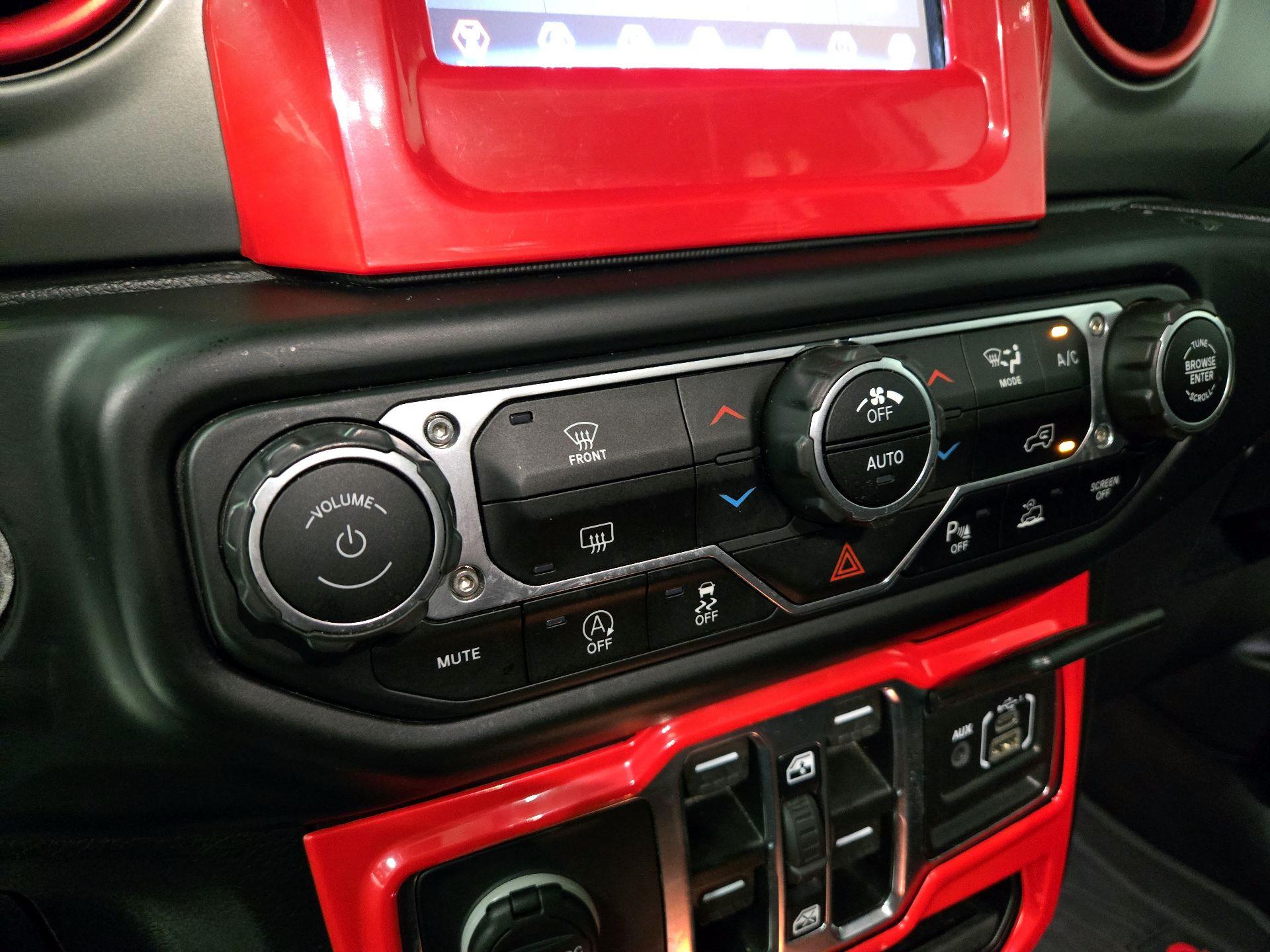 Thumbnail: 2021 Jeep Gladiator - 16