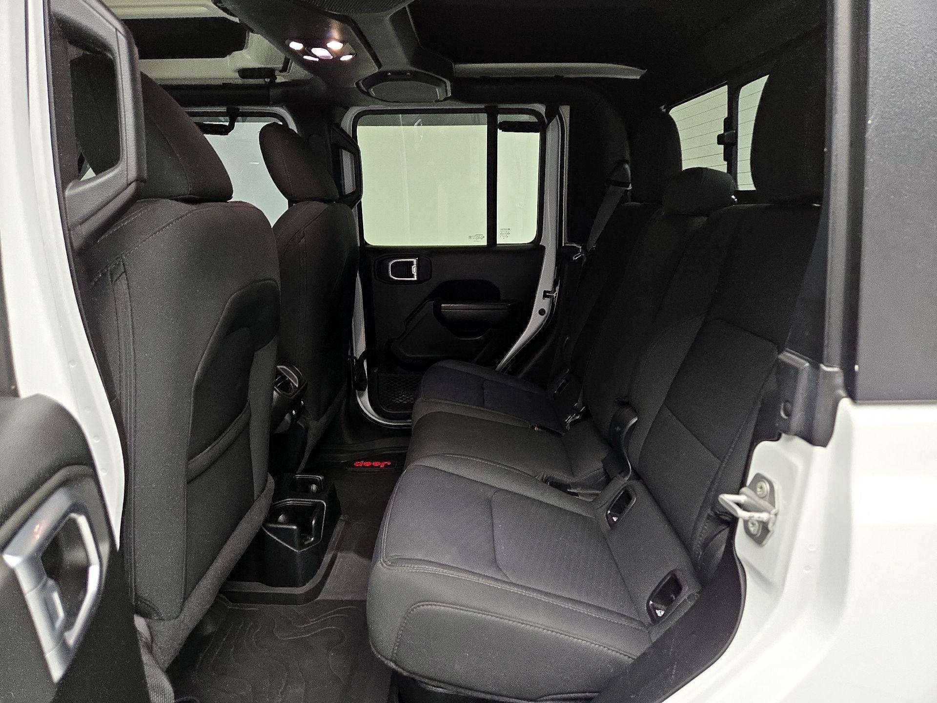 Thumbnail: 2021 Jeep Gladiator - 19