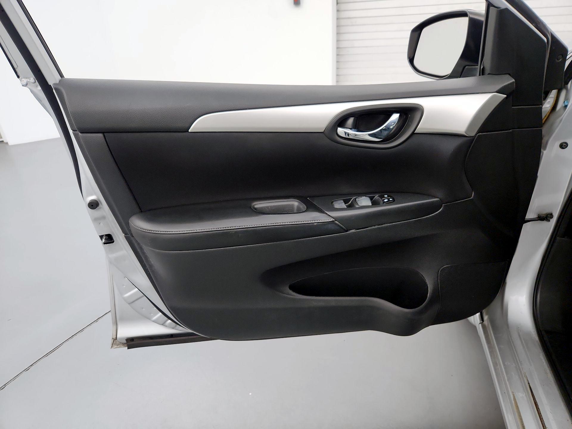 Thumbnail: 2017 Nissan Sentra - 12