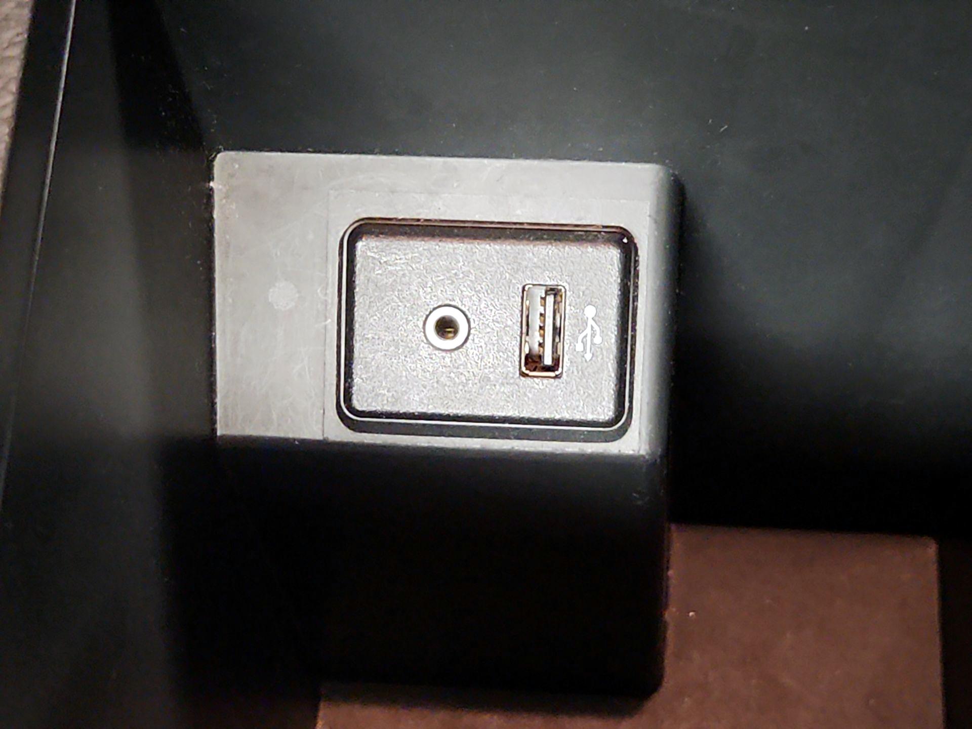 Thumbnail: 2017 Nissan Sentra - 17