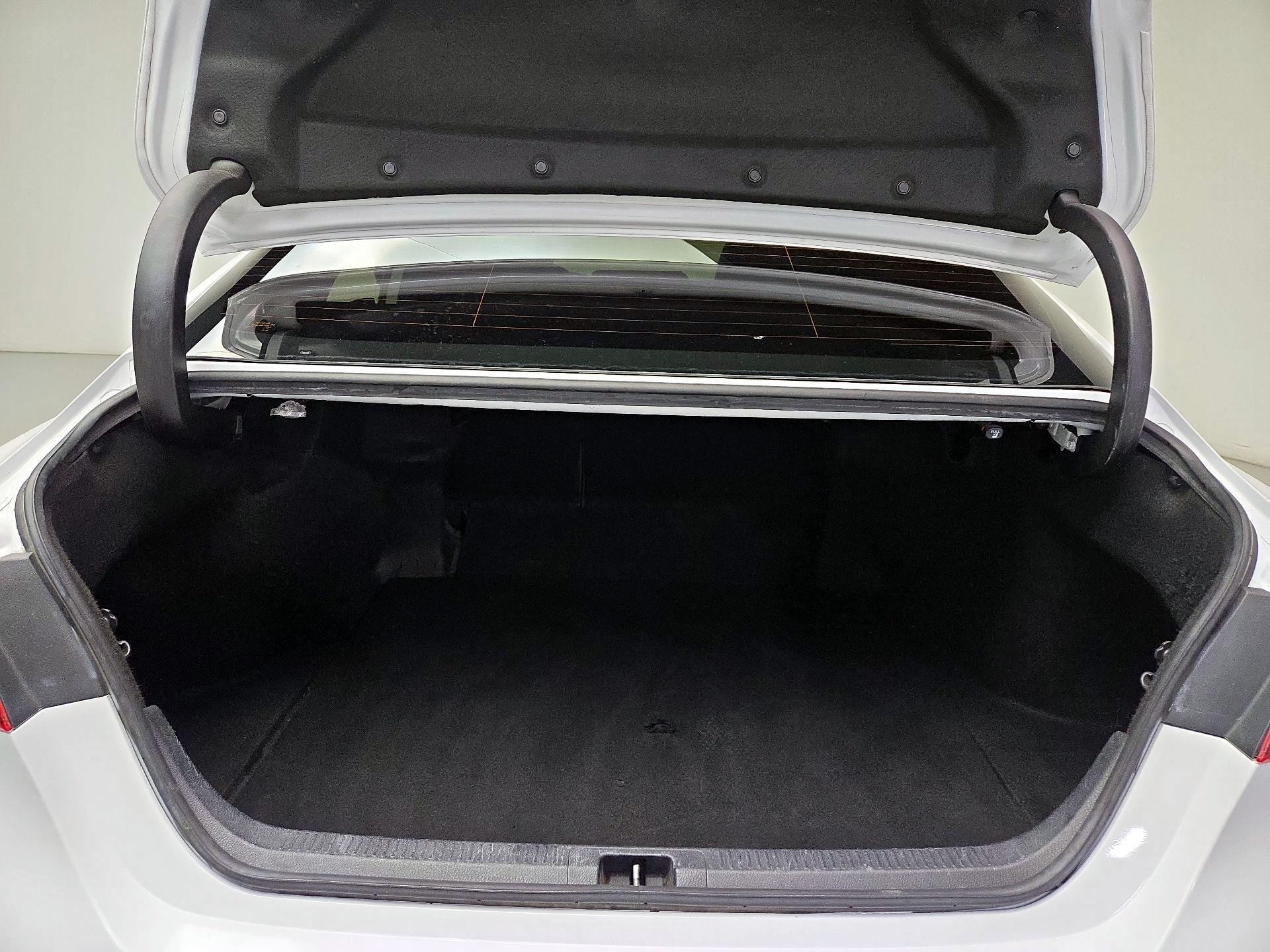 Thumbnail: 2020 Toyota Camry - 20