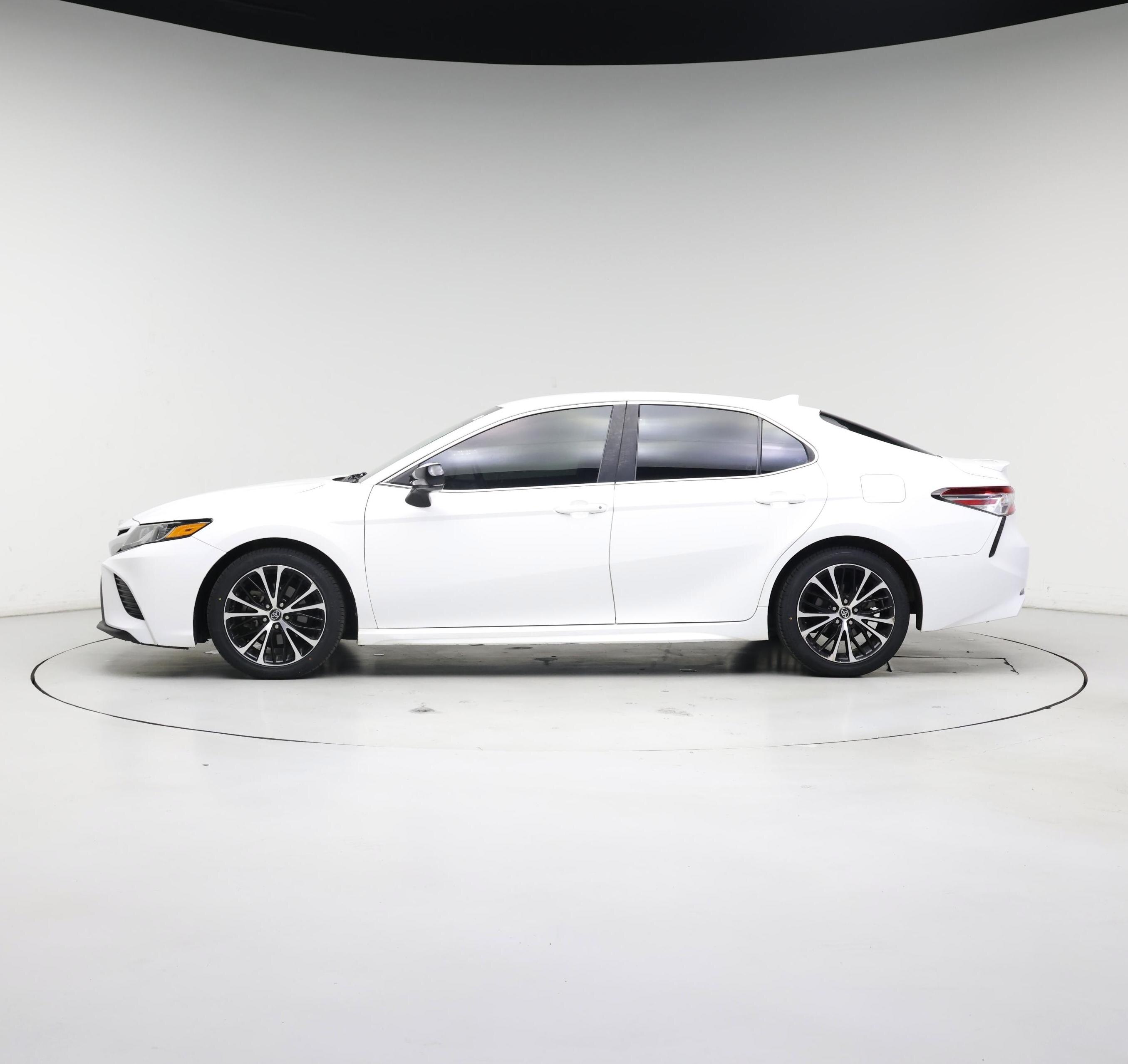 Thumbnail: 2020 Toyota Camry - 3