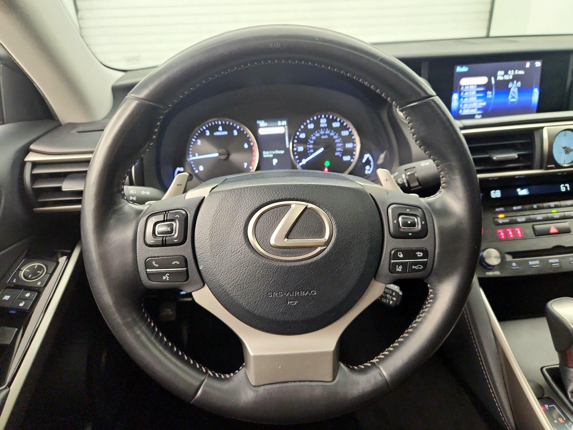 Thumbnail: 2018 Lexus IS - 10