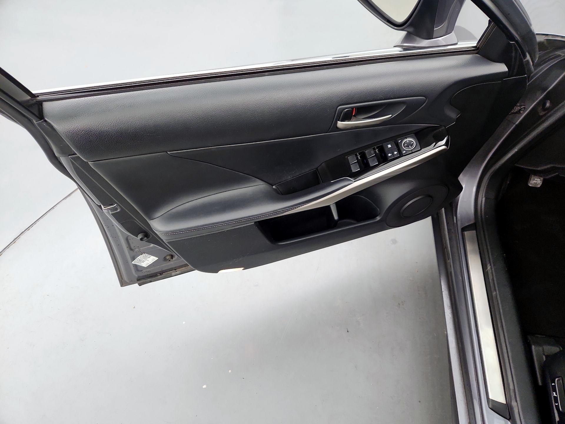 Thumbnail: 2018 Lexus IS - 12