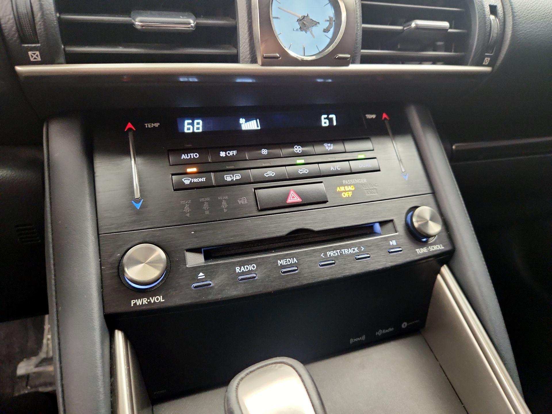 Thumbnail: 2018 Lexus IS - 16