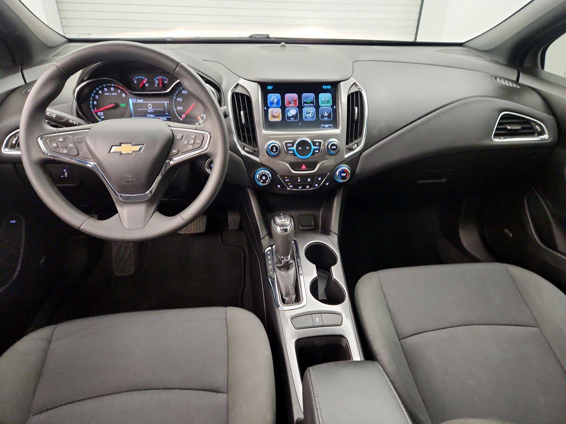 Thumbnail: 2018 Chevrolet Cruze - 9