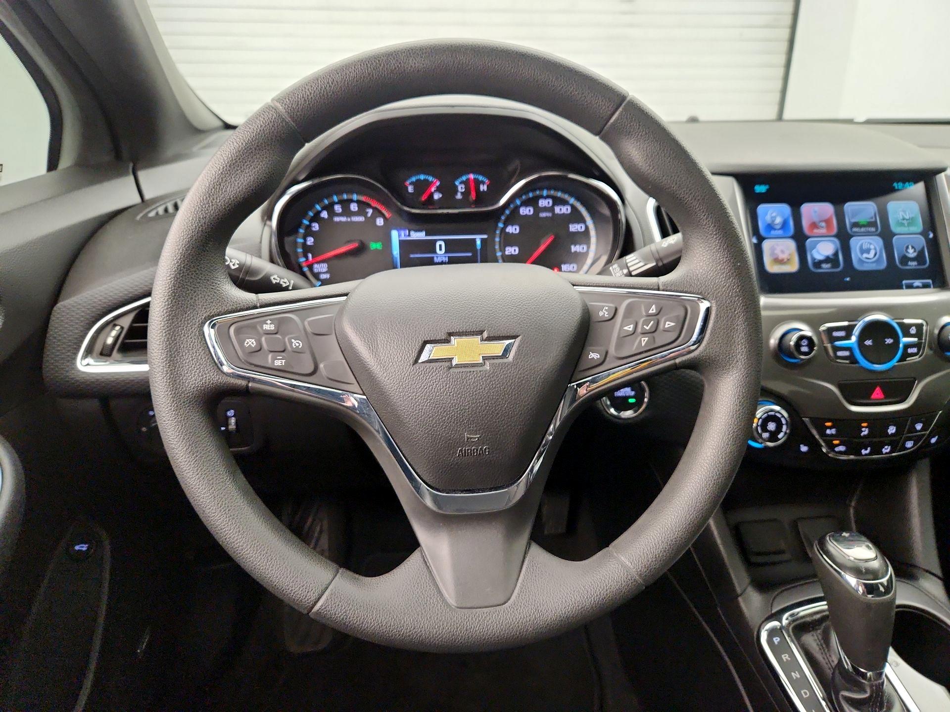 Thumbnail: 2018 Chevrolet Cruze - 10