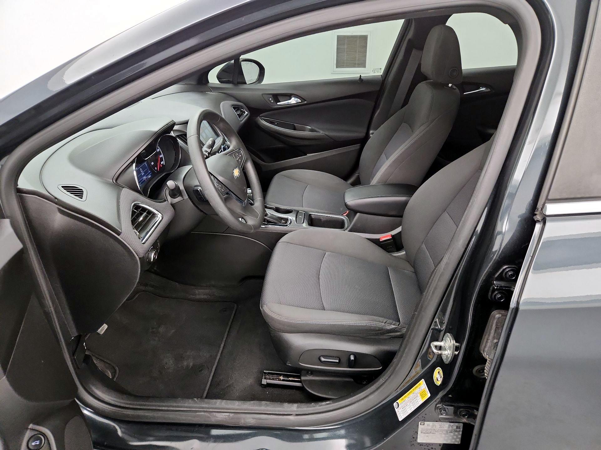 Thumbnail: 2018 Chevrolet Cruze - 11