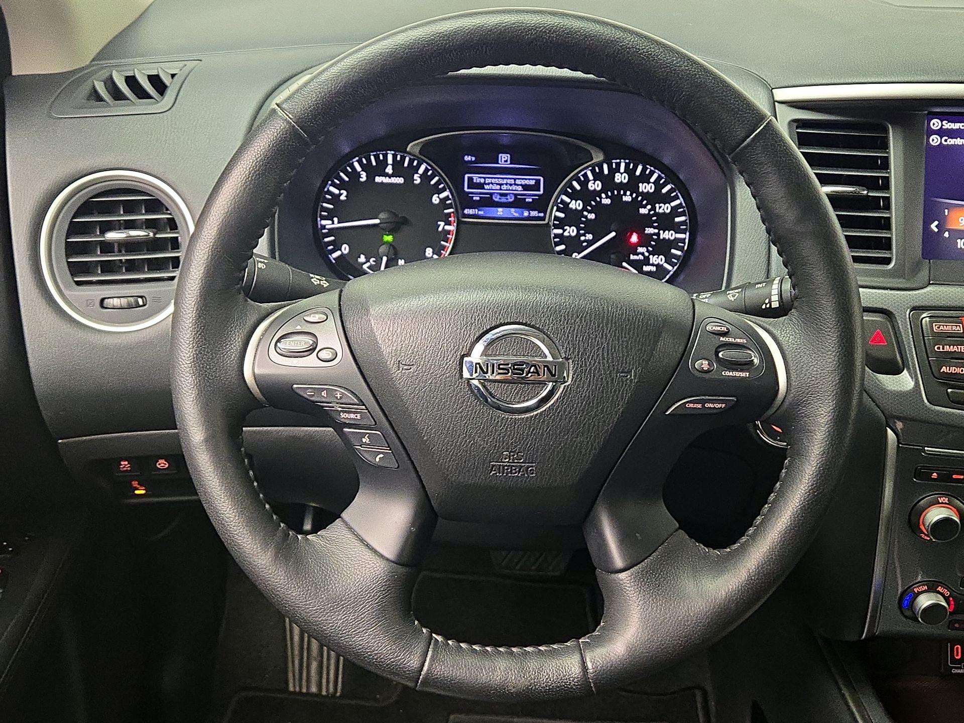 Thumbnail: 2020 Nissan Pathfinder - 10