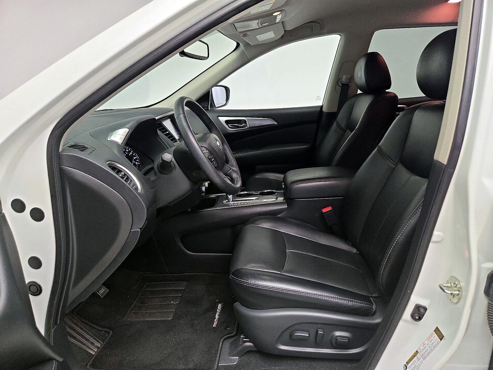 Thumbnail: 2020 Nissan Pathfinder - 11