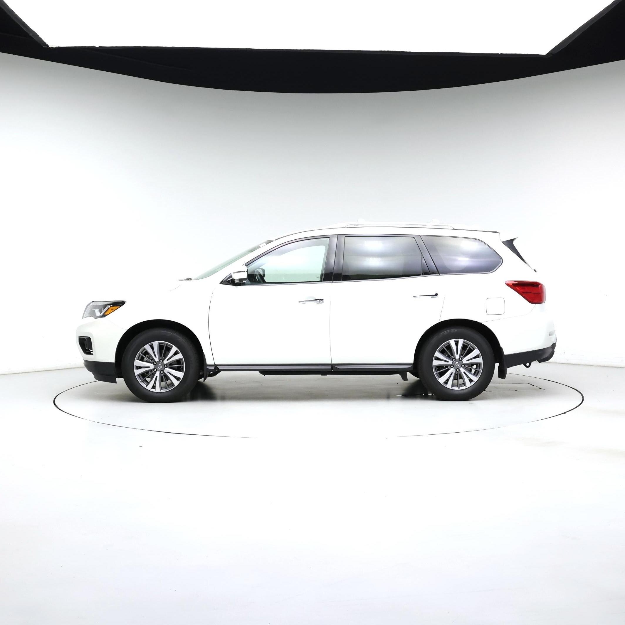 Thumbnail: 2020 Nissan Pathfinder - 3