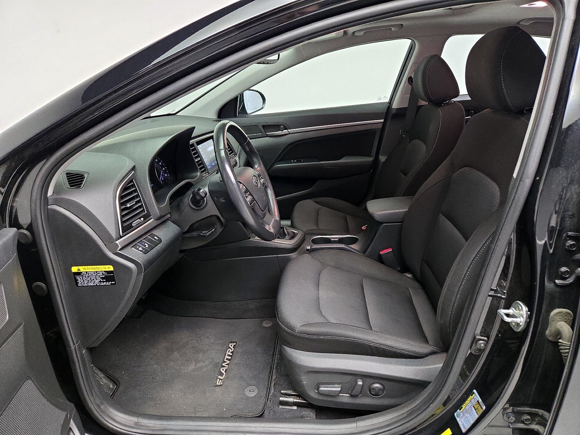 Thumbnail: 2017 Hyundai Elantra - 11