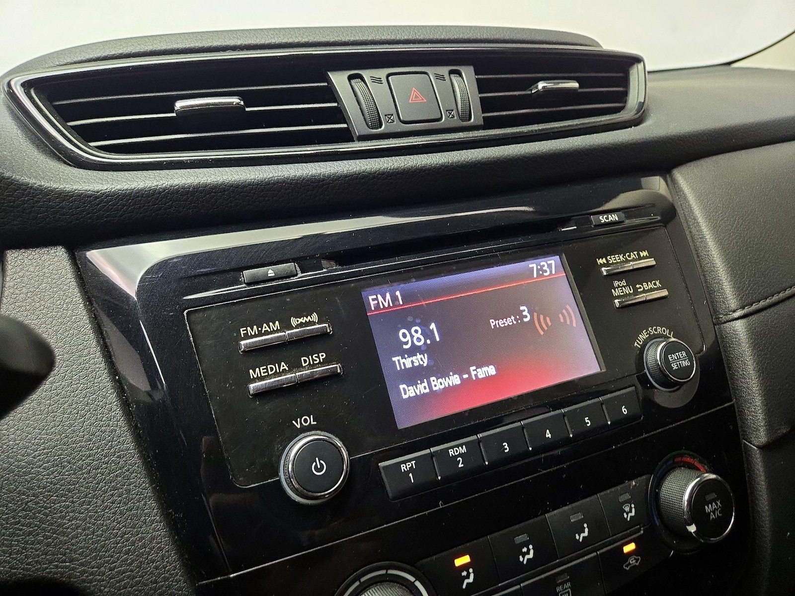 2017 Nissan Rogue S - Photo 16
