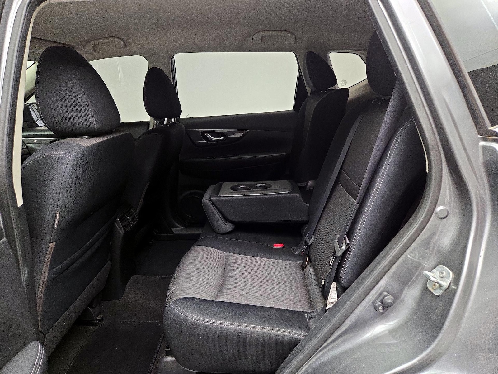 2017 Nissan Rogue S - Photo 20